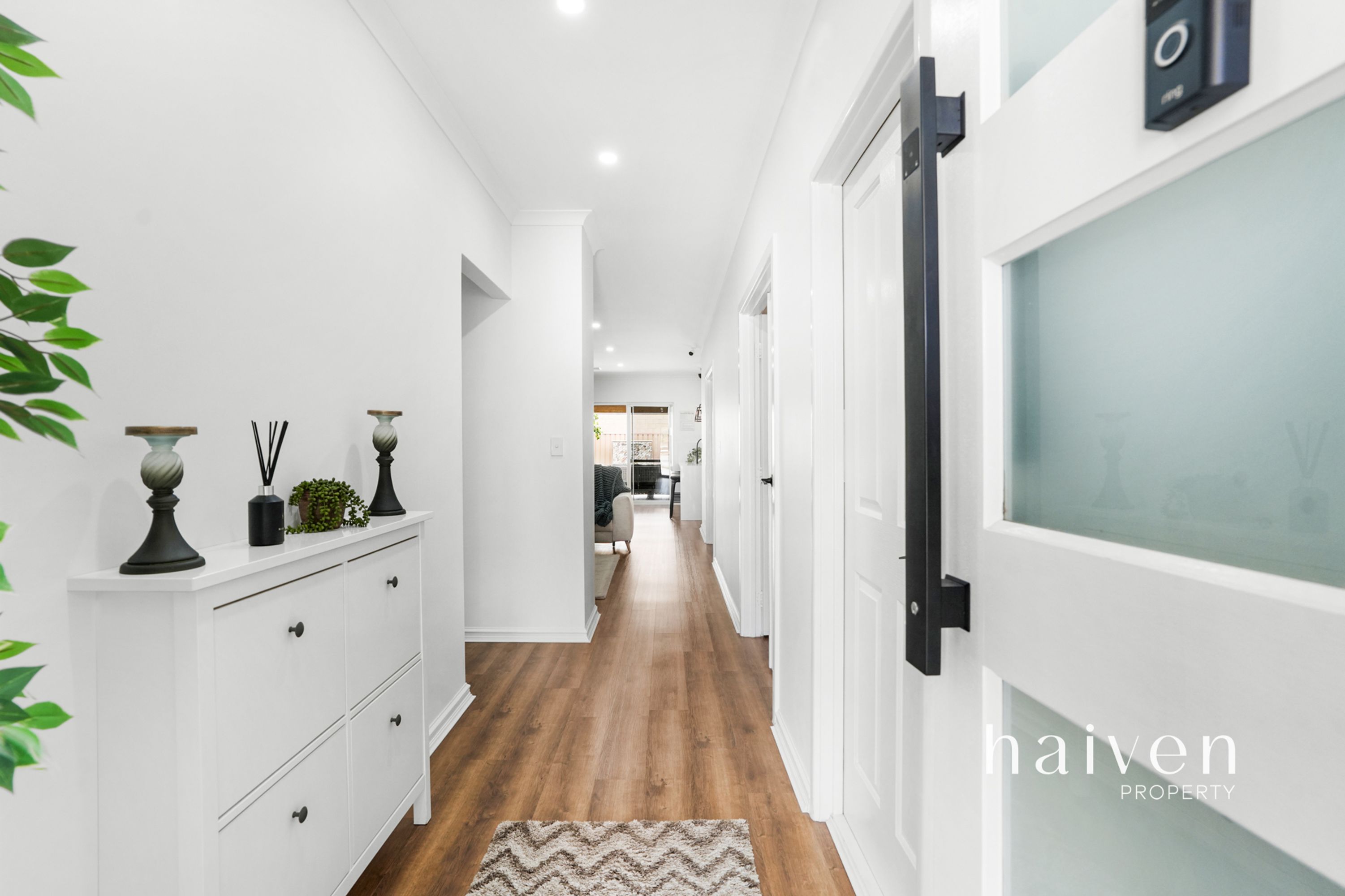 8 Cunnington Way, Queens Park - Thumbnail 2