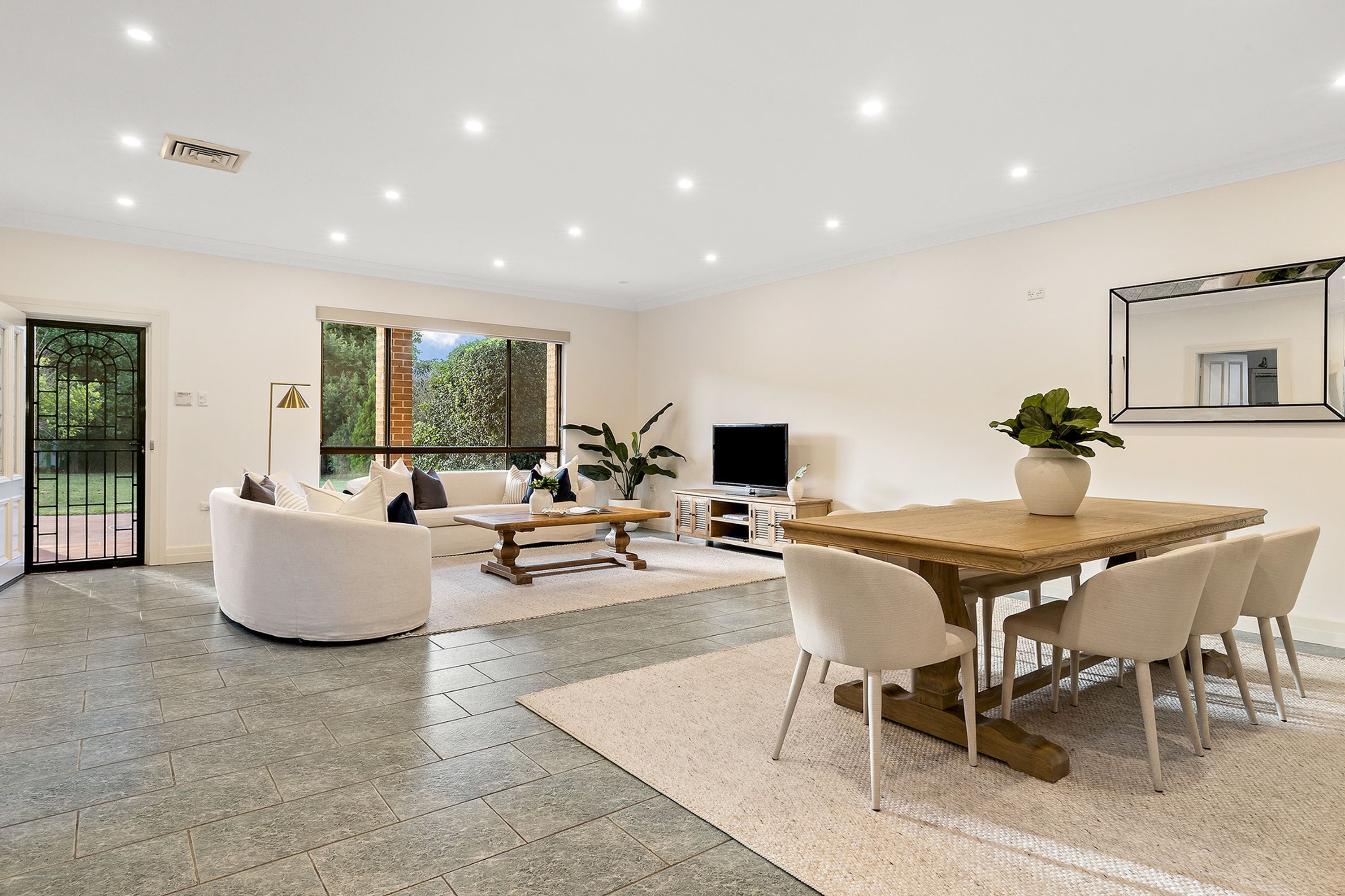 14 Caledonian Street, Bexley - Thumbnail 2