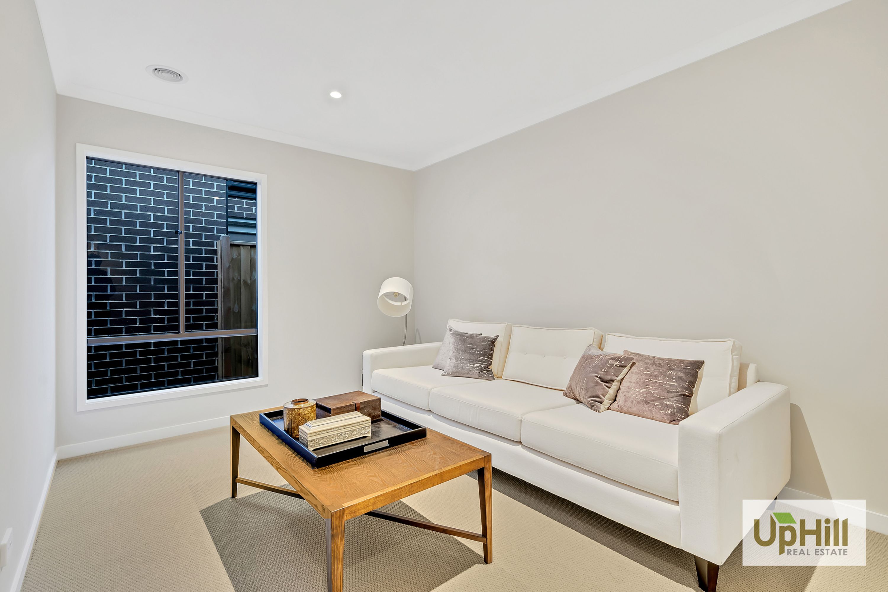 13 SHULZE DRIVE, Clyde North - Thumbnail 4
