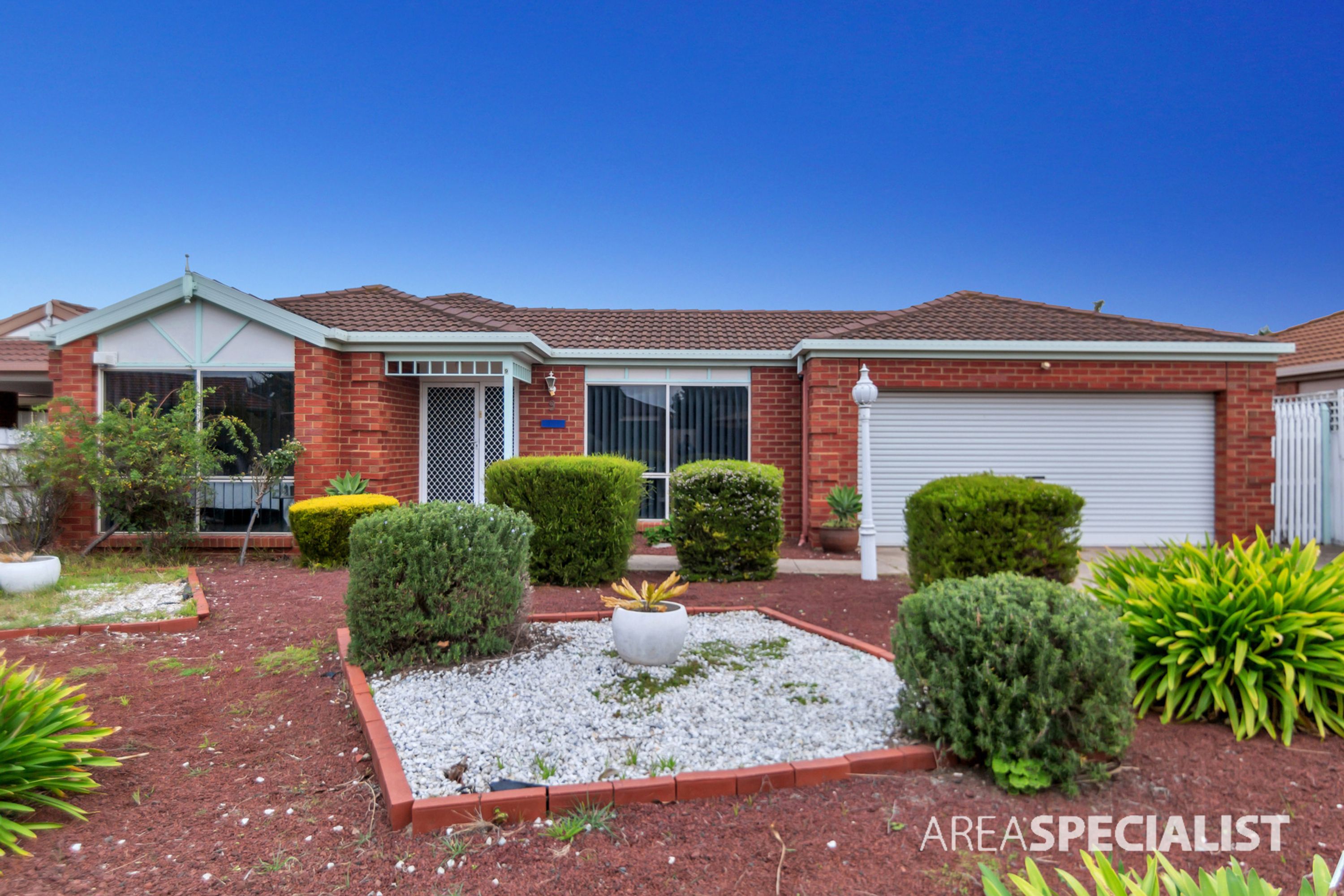 9 Landy Court, Burnside VIC 3023, Burnside - Thumbnail 2