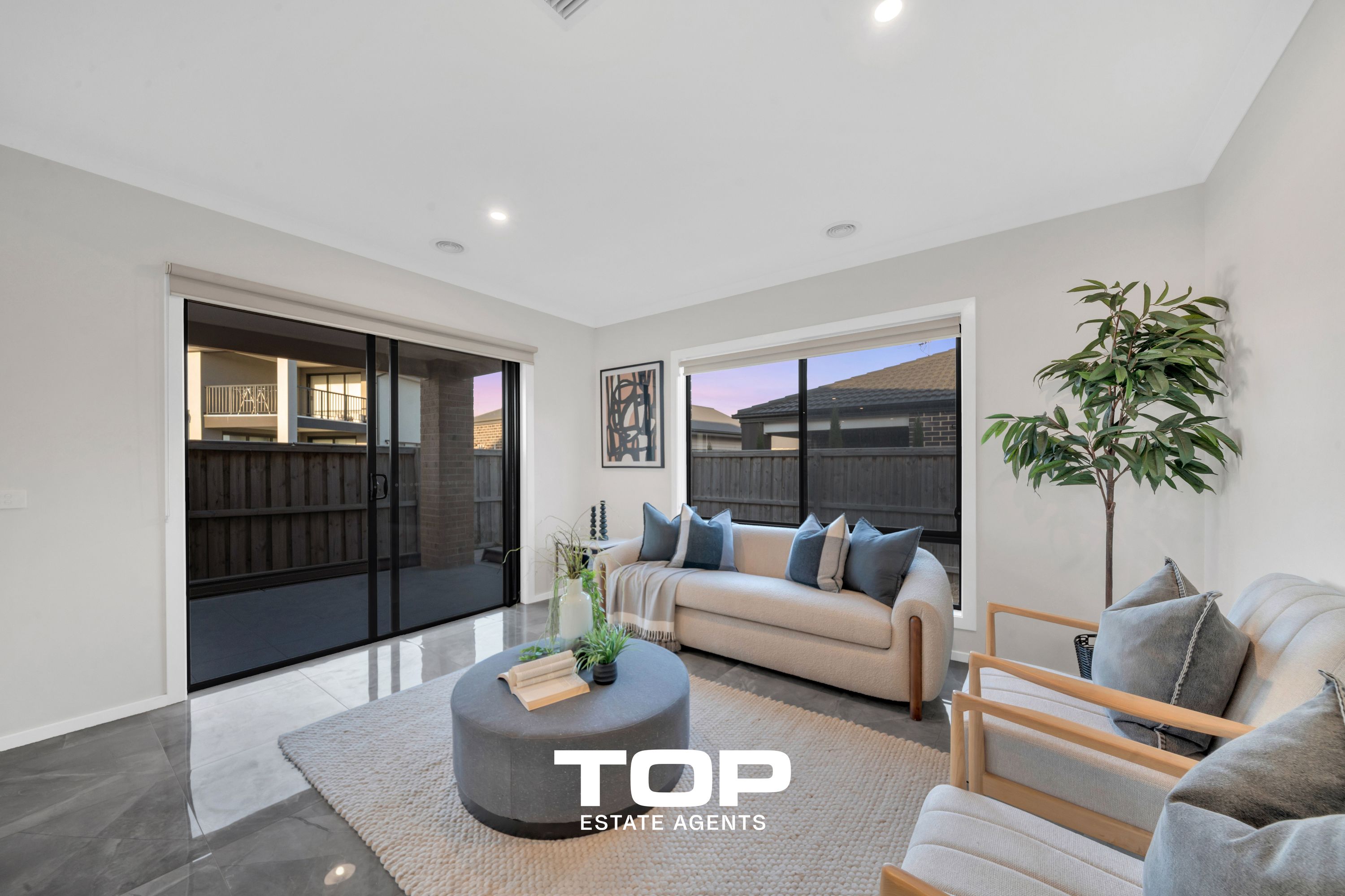 28 Carradale Road, Clyde North - Thumbnail 7