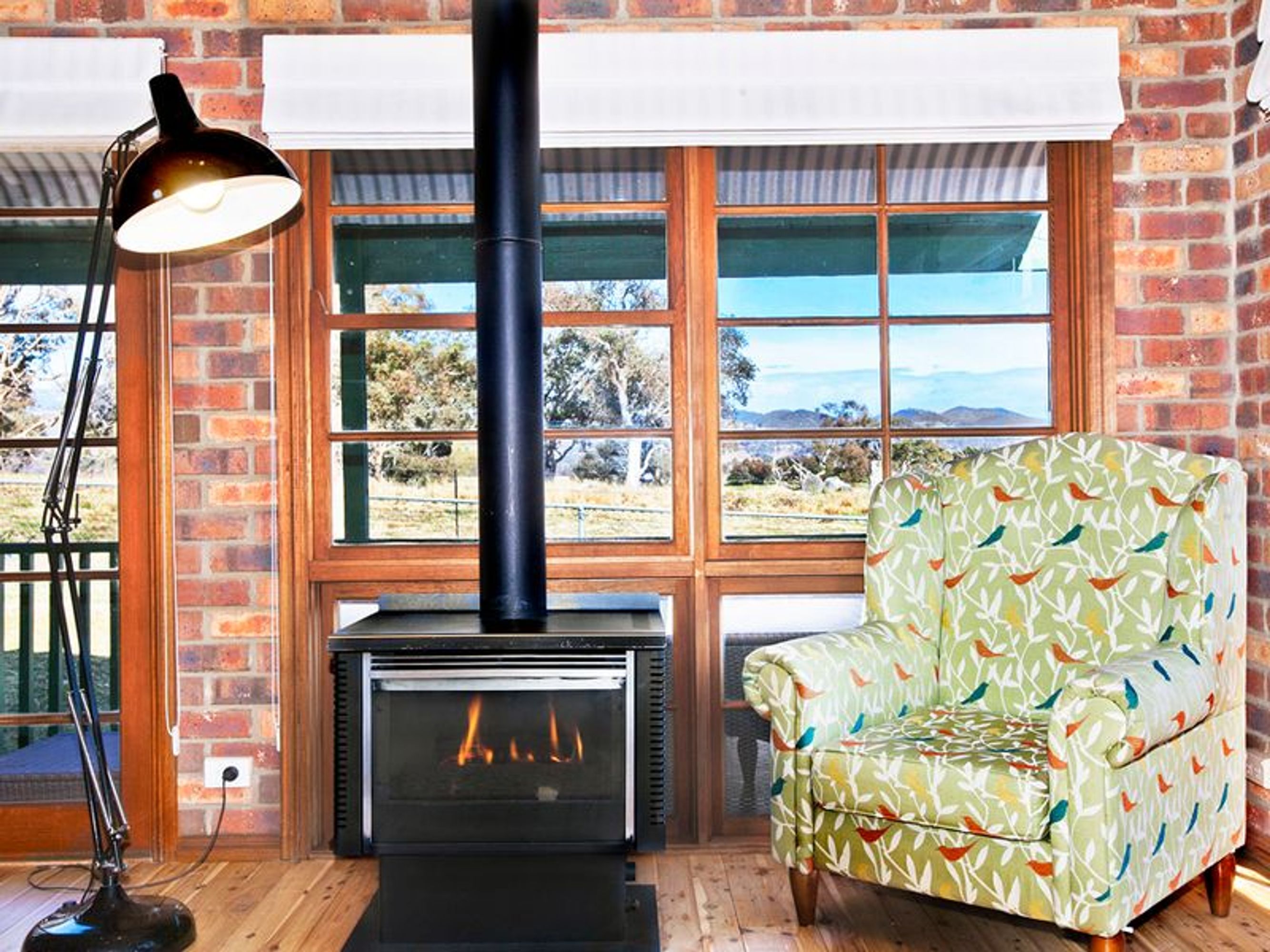 12 Charlton Crescent, Gordon - Thumbnail 3