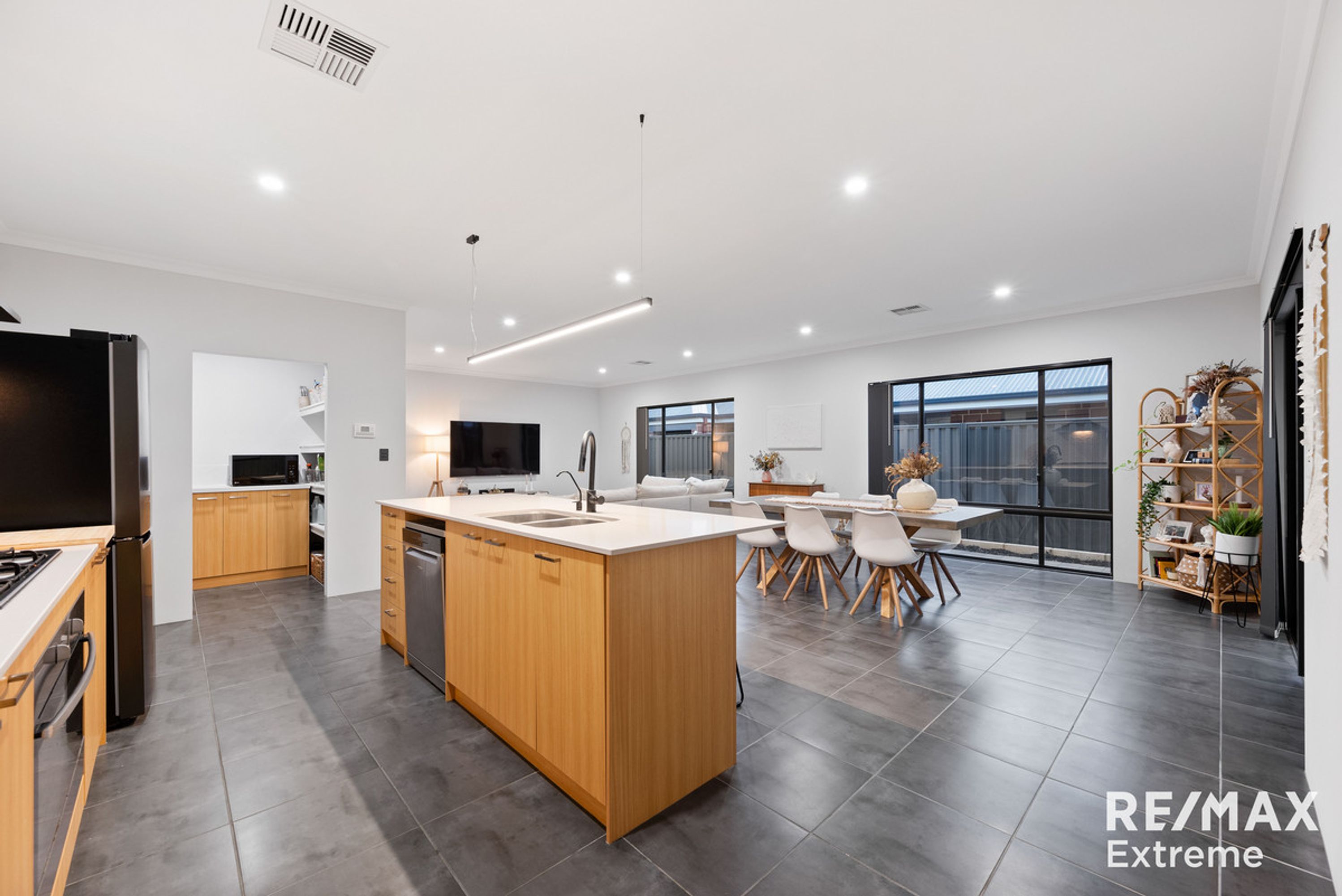 67 Balivanich Loop, Seville Grove - Thumbnail 4