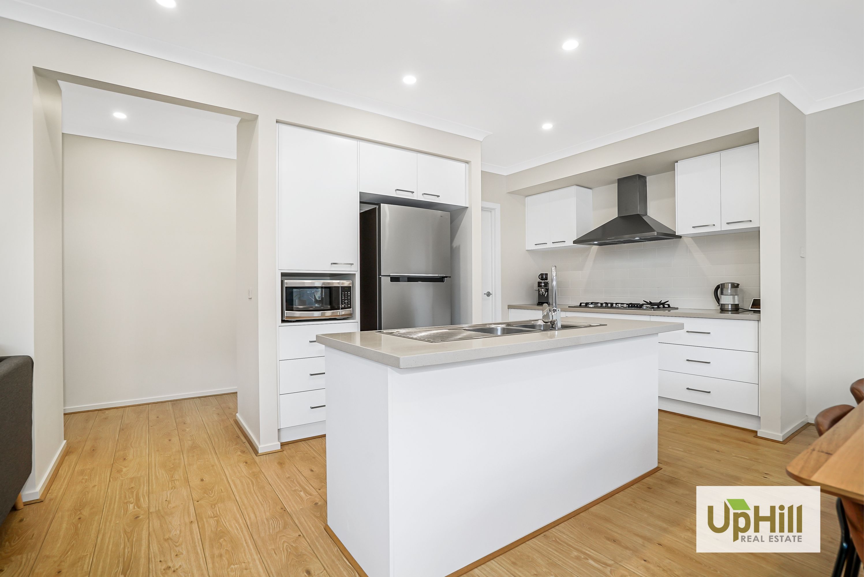 108 Ceduna Road, Clyde North - Thumbnail 2