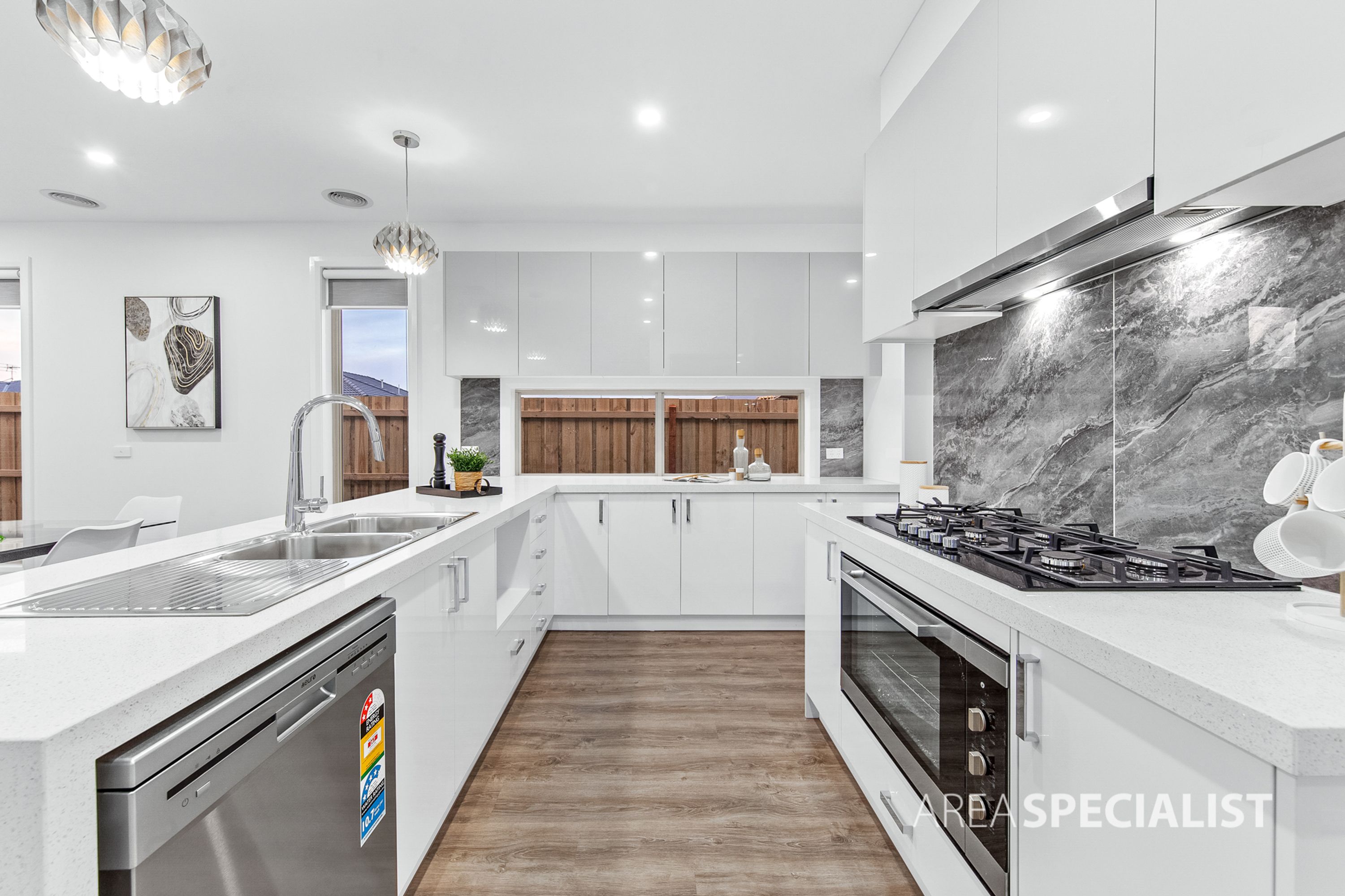 17 Crown Drive, Fraser Rise VIC 3336, Fraser Rise - Thumbnail 4
