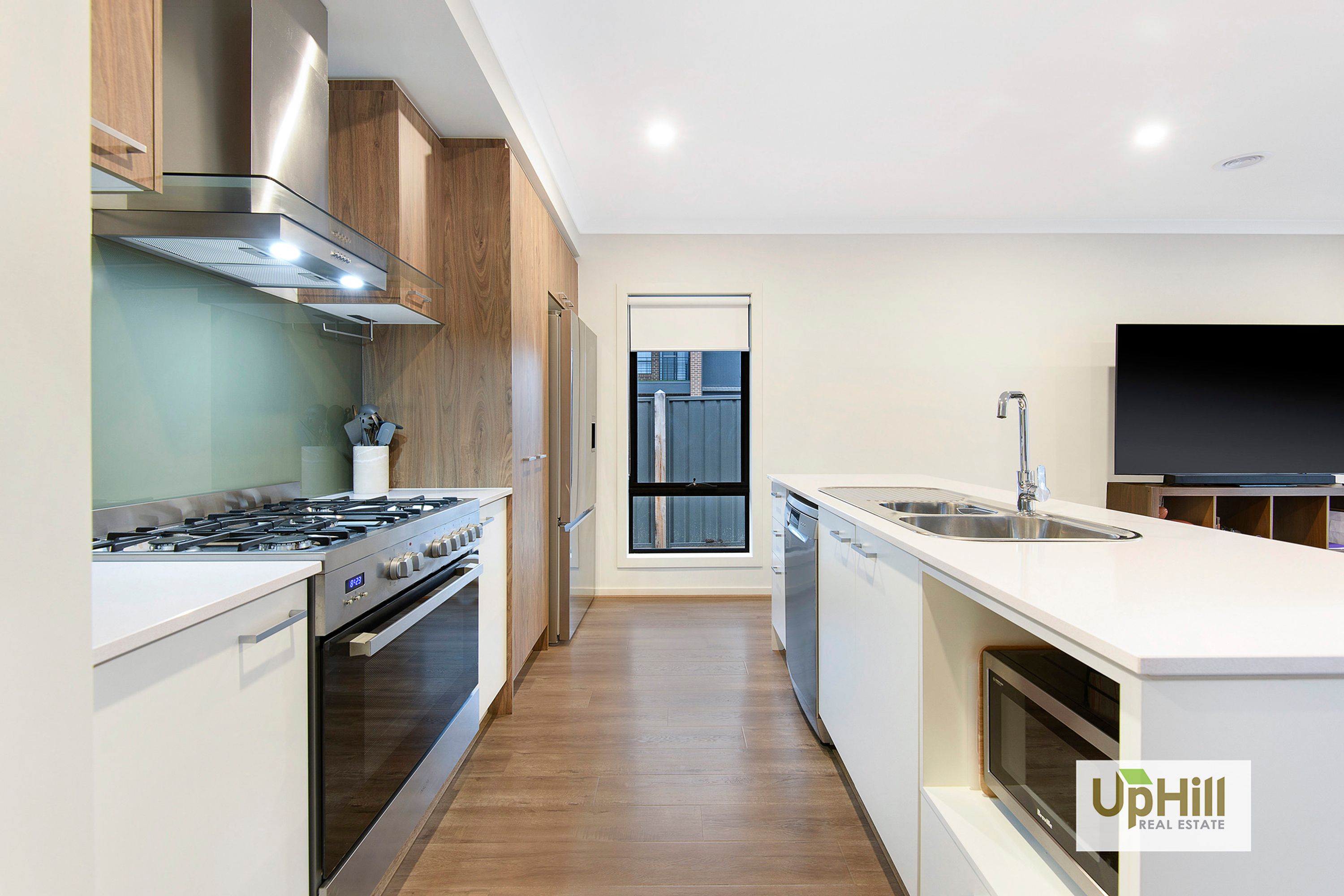 15 Carnelian Circuit, Clyde North - Thumbnail 3