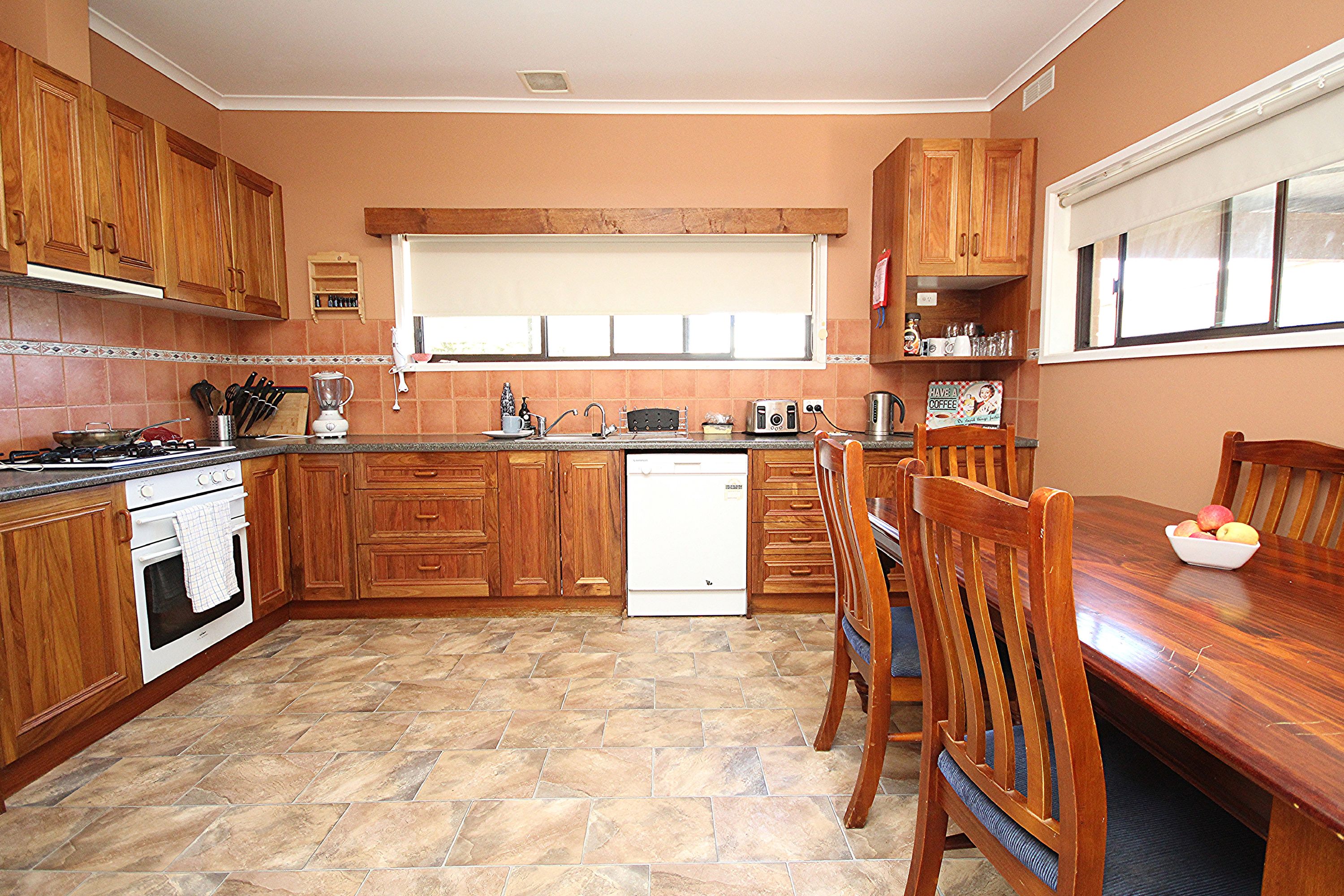4 Carter Street, Horsham VIC 3400, Horsham - Thumbnail 3