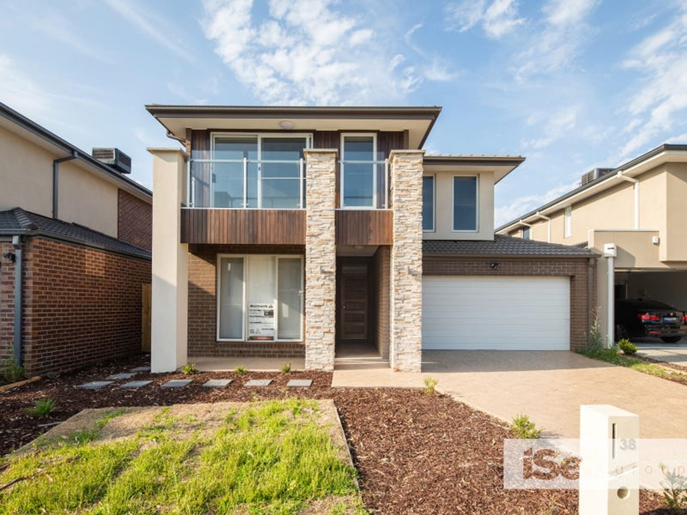 38 Aspect Drive