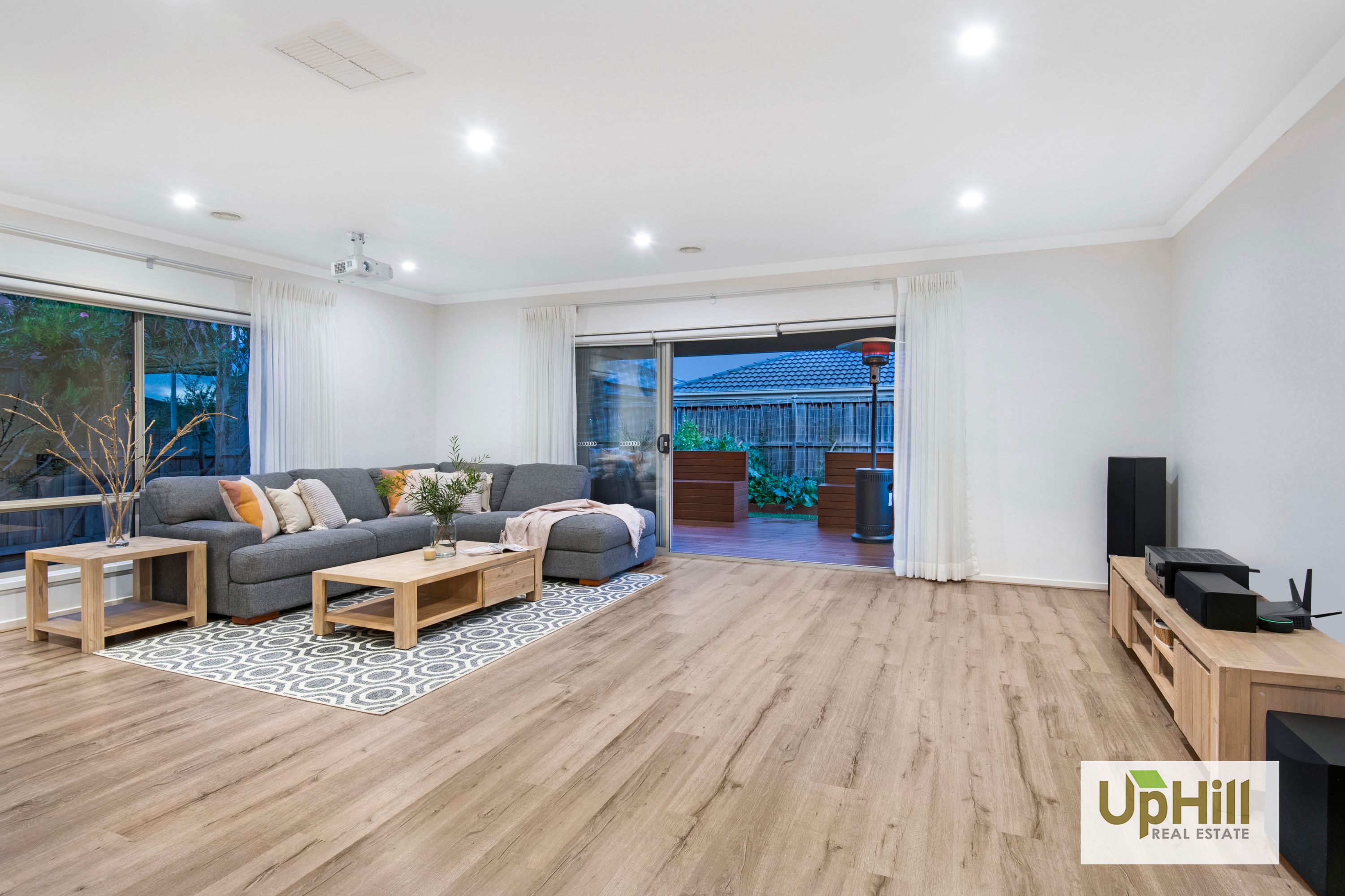 16 Mernoo Avenue, Clyde North - Thumbnail 8