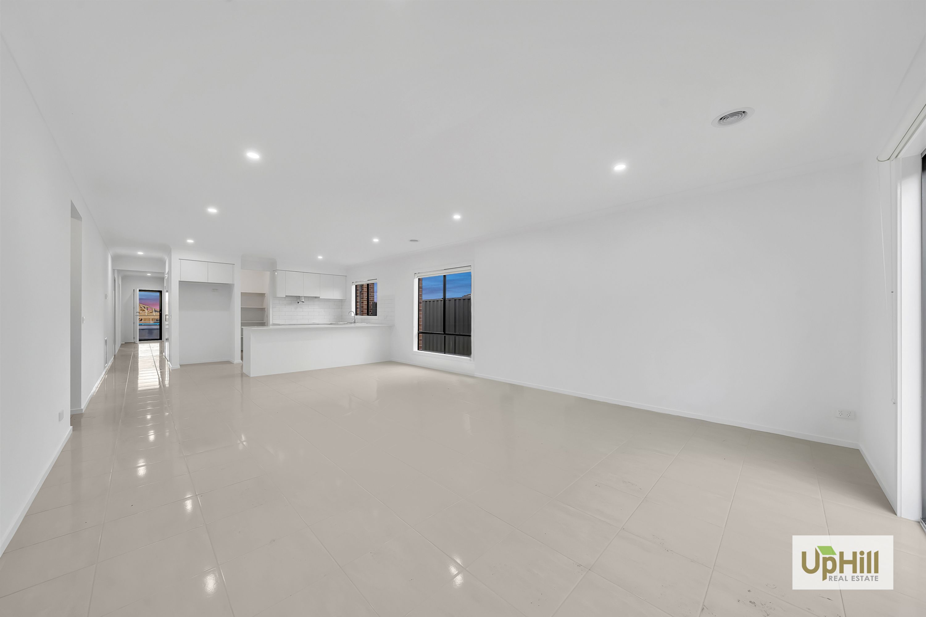18 Vesna Avenue, Clyde North - Thumbnail 5