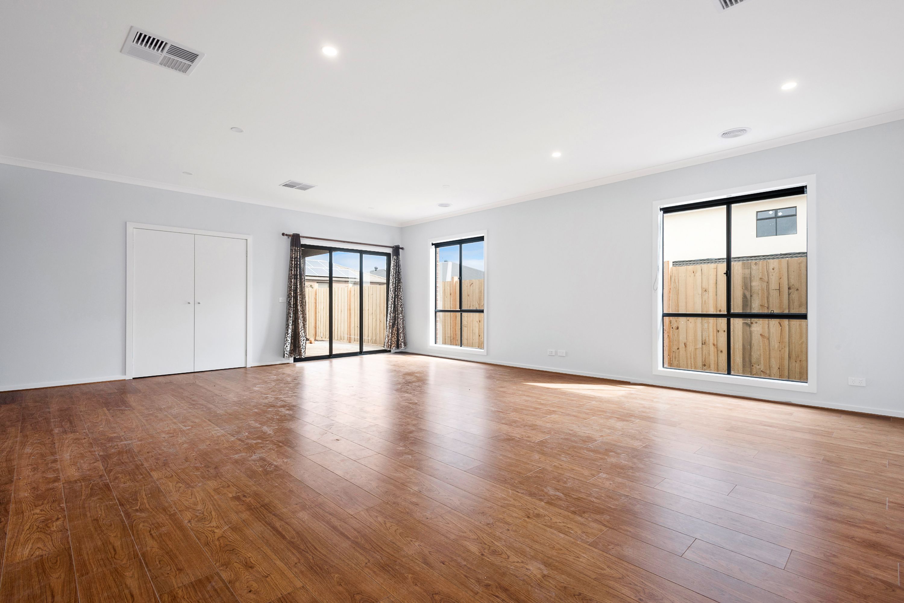 22 Braeburn Place, Werribee, VIC 3030, Werribee - Thumbnail 3