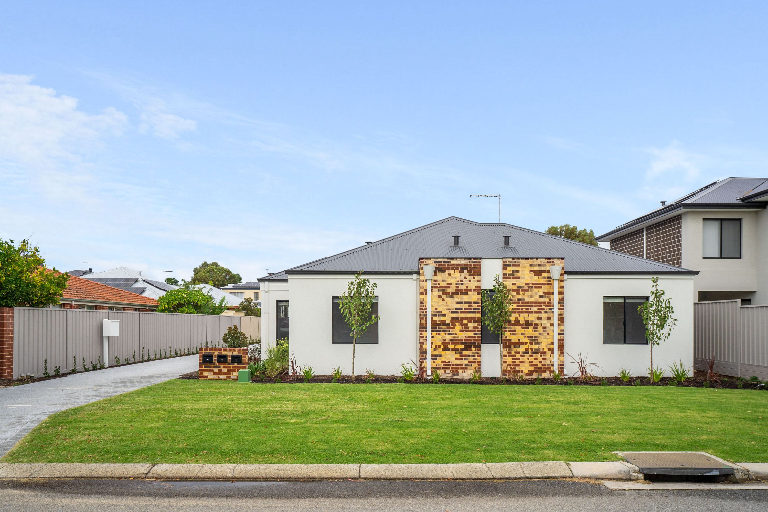 4b Charf Court, Riverton - Image 1