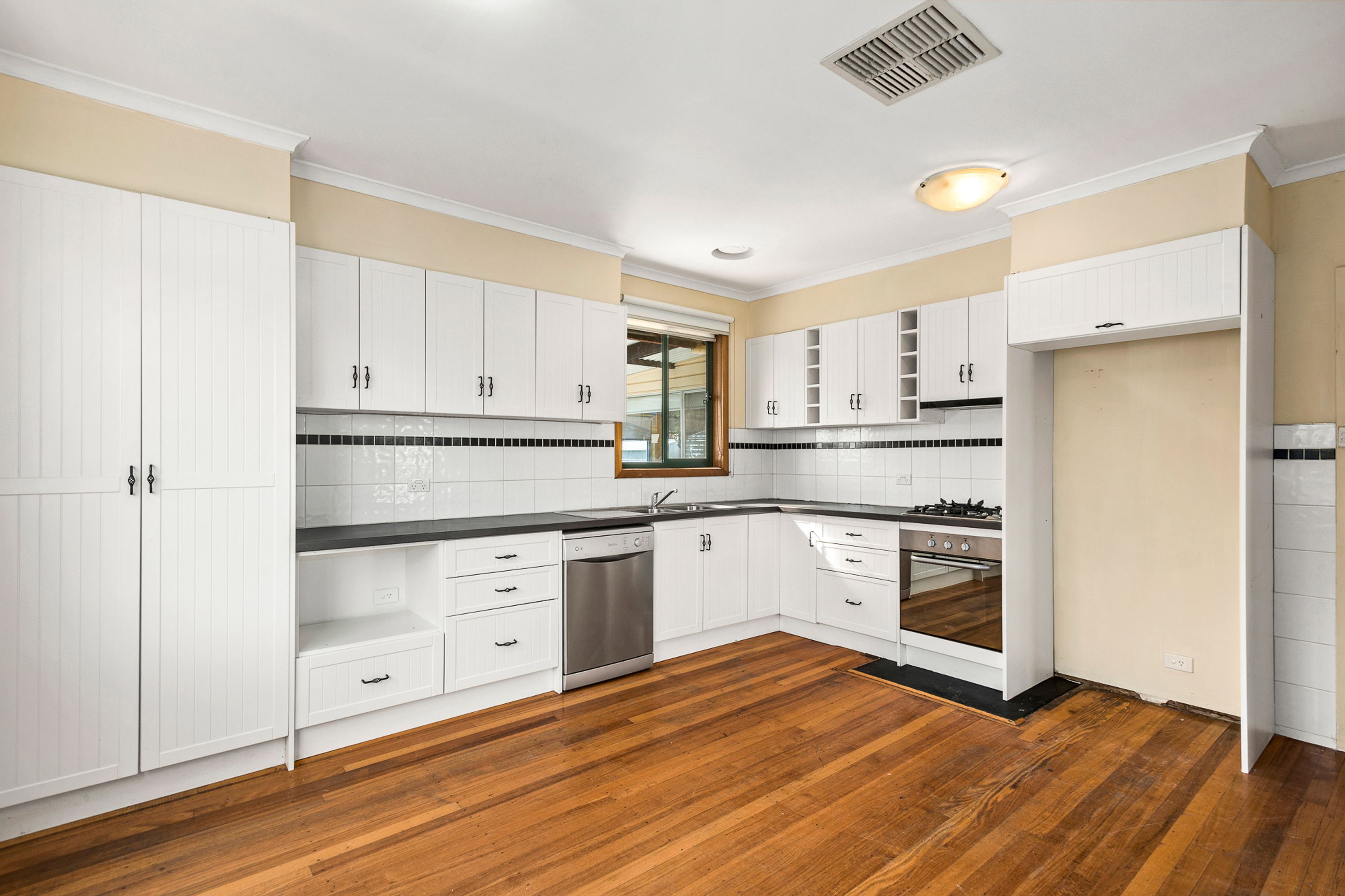 4 Gossamer Street, Werribee, VIC 3030