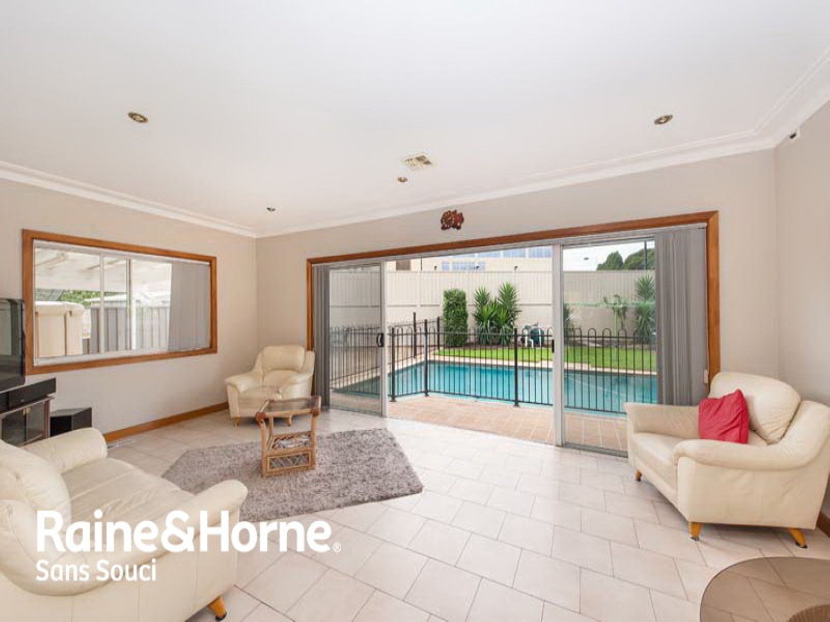 25 Harslett Crescent, Beverley Park - Thumbnail 2
