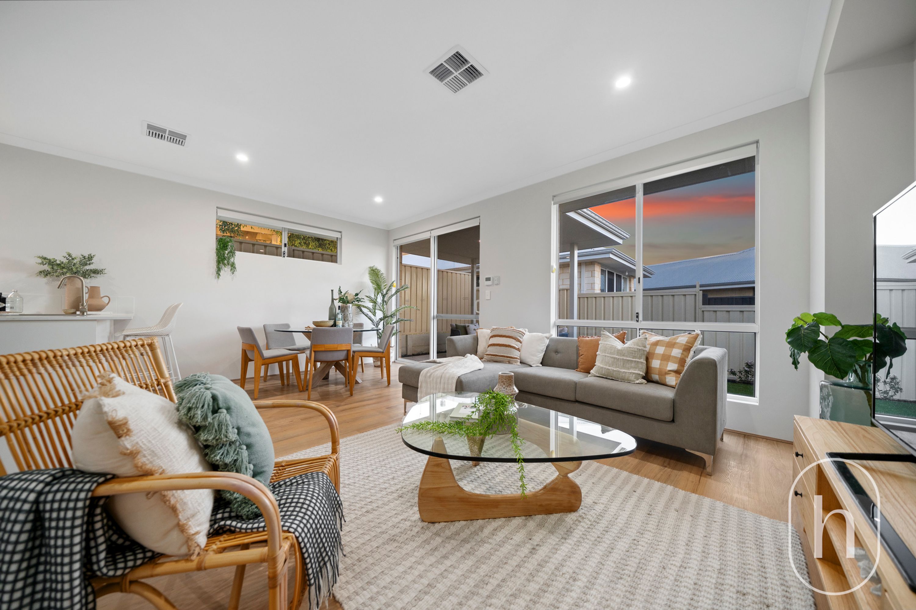 58 SANDALFORD DRIVE, Beldon - Thumbnail 2