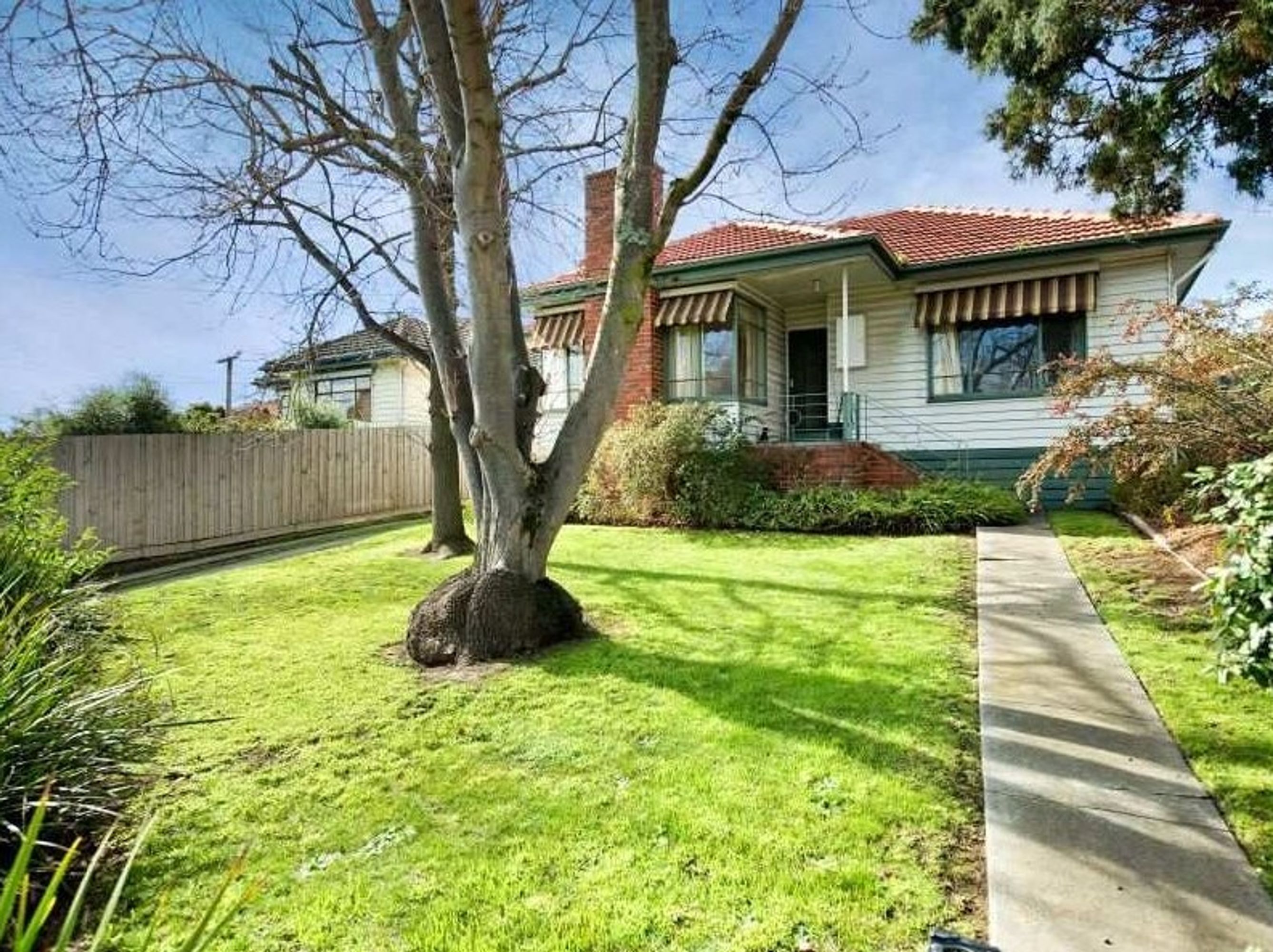 606 Elgar Road, Box Hill North - Thumbnail 2