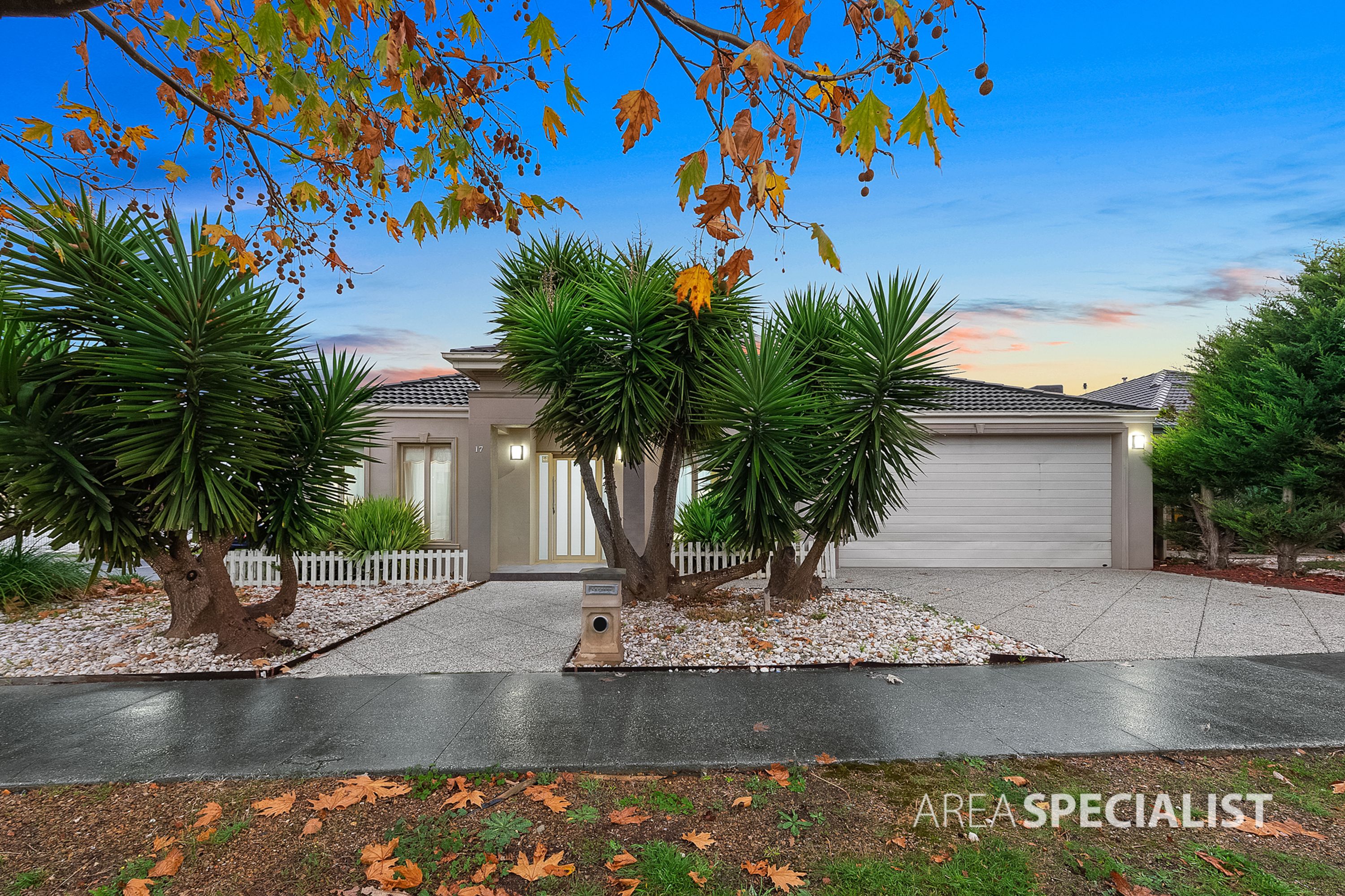 17 Lancefield Drive, Caroline Springs VIC 3023, Caroline Springs - Thumbnail 2