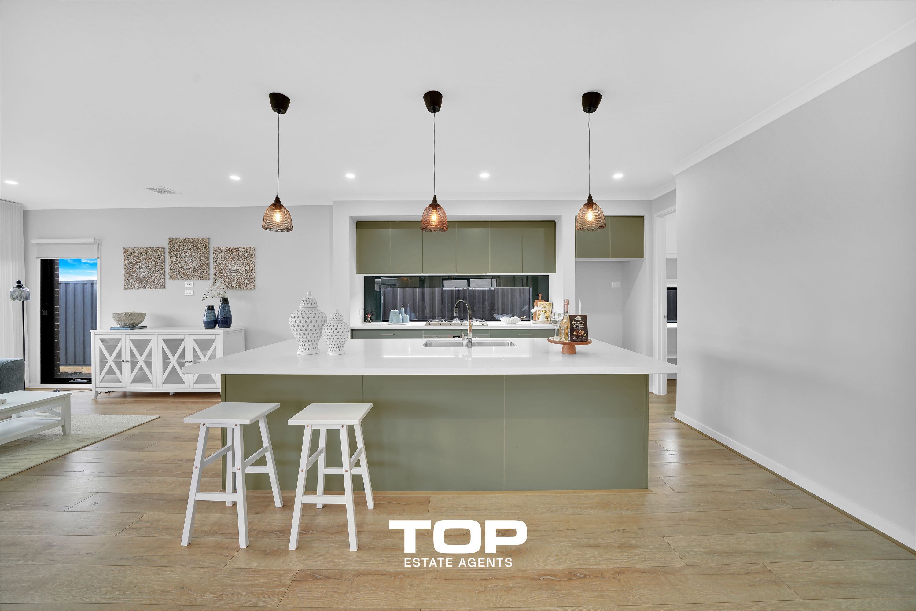 15 Shearjoy Loop, Clyde North - Thumbnail 4