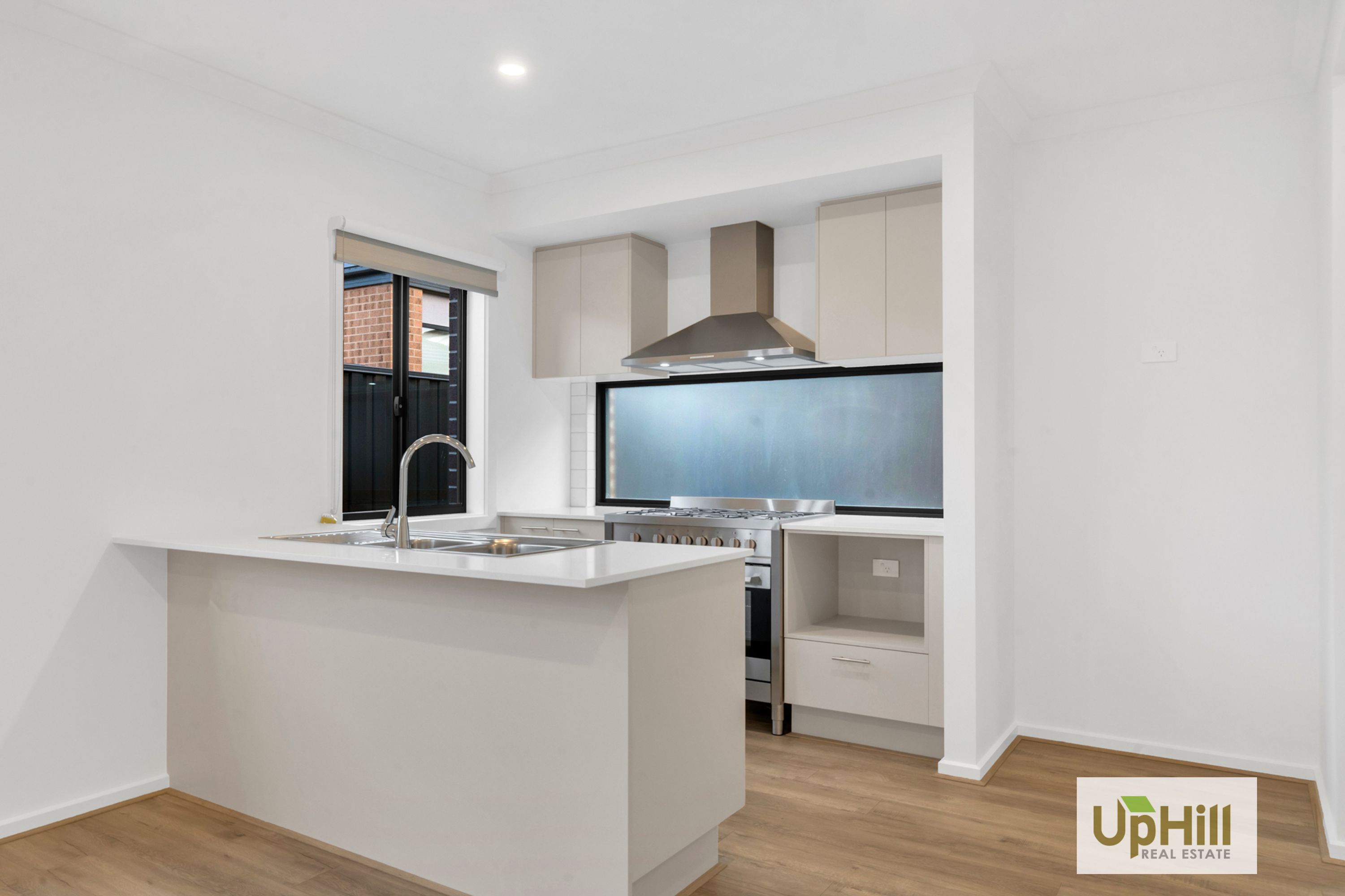 21 Shakeal Way, Clyde North - Thumbnail 4