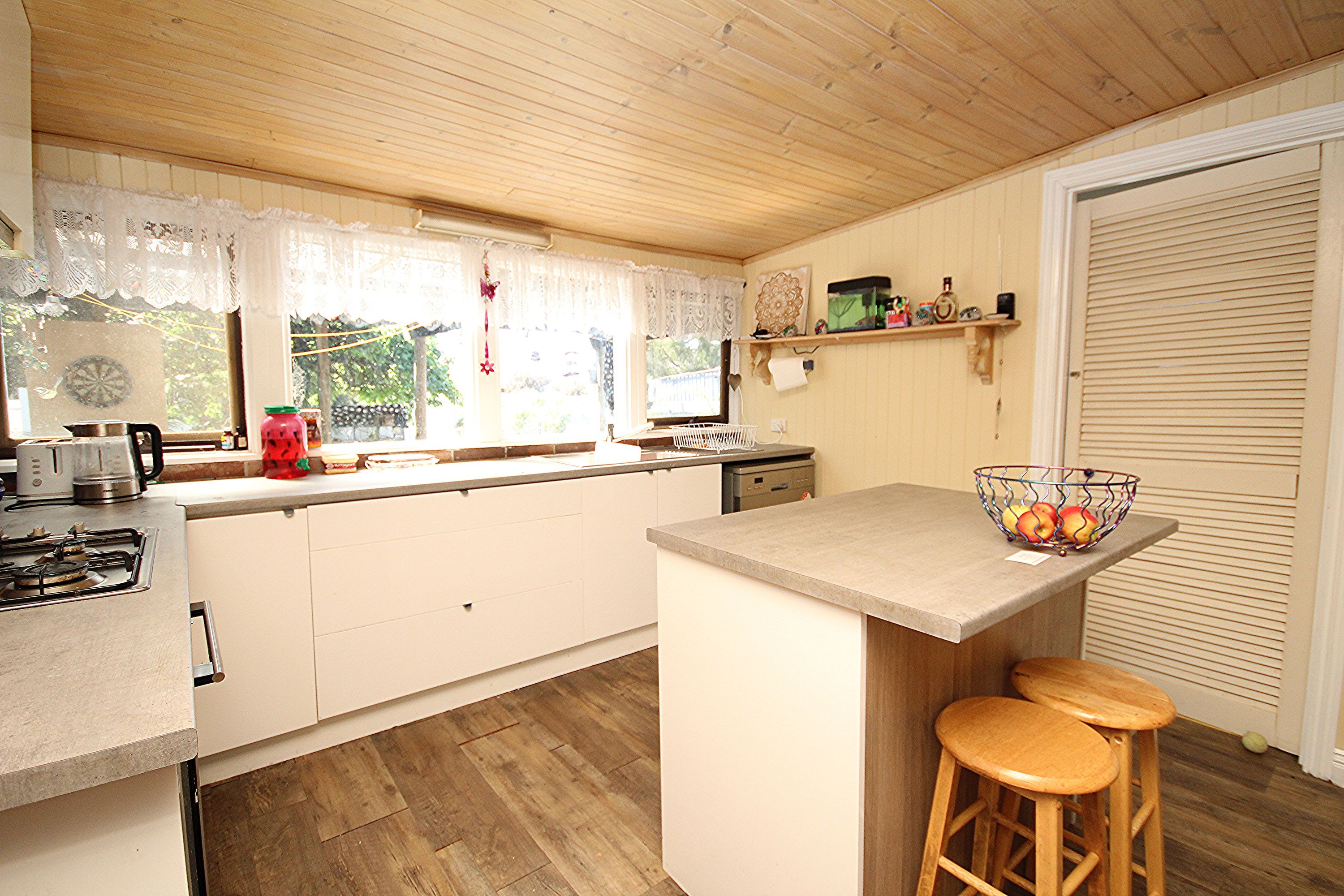 12 Valentine Avenue, Horsham VIC 3400, Horsham - Thumbnail 5