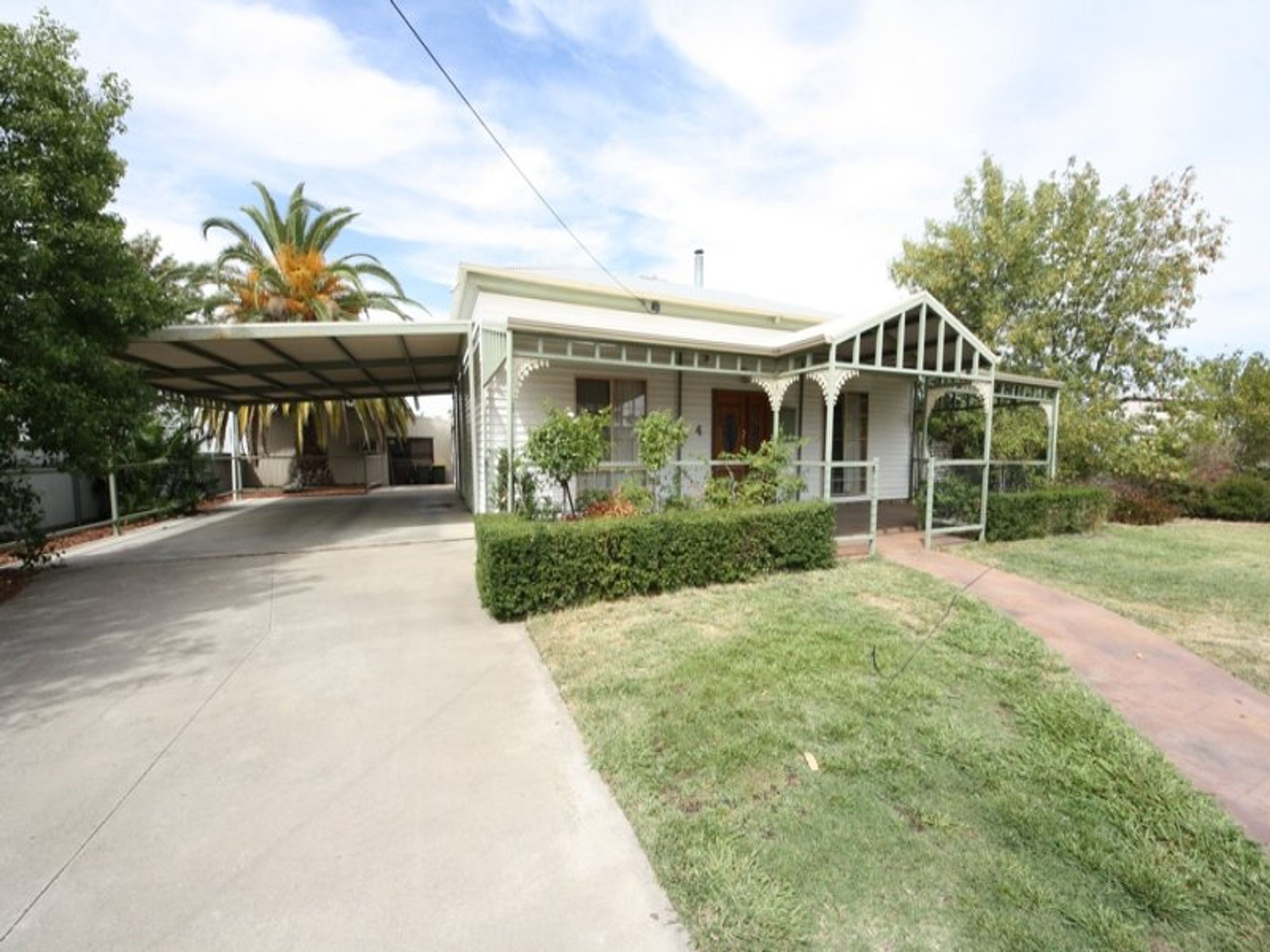 4 Valentine Avenue, Horsham VIC 3400