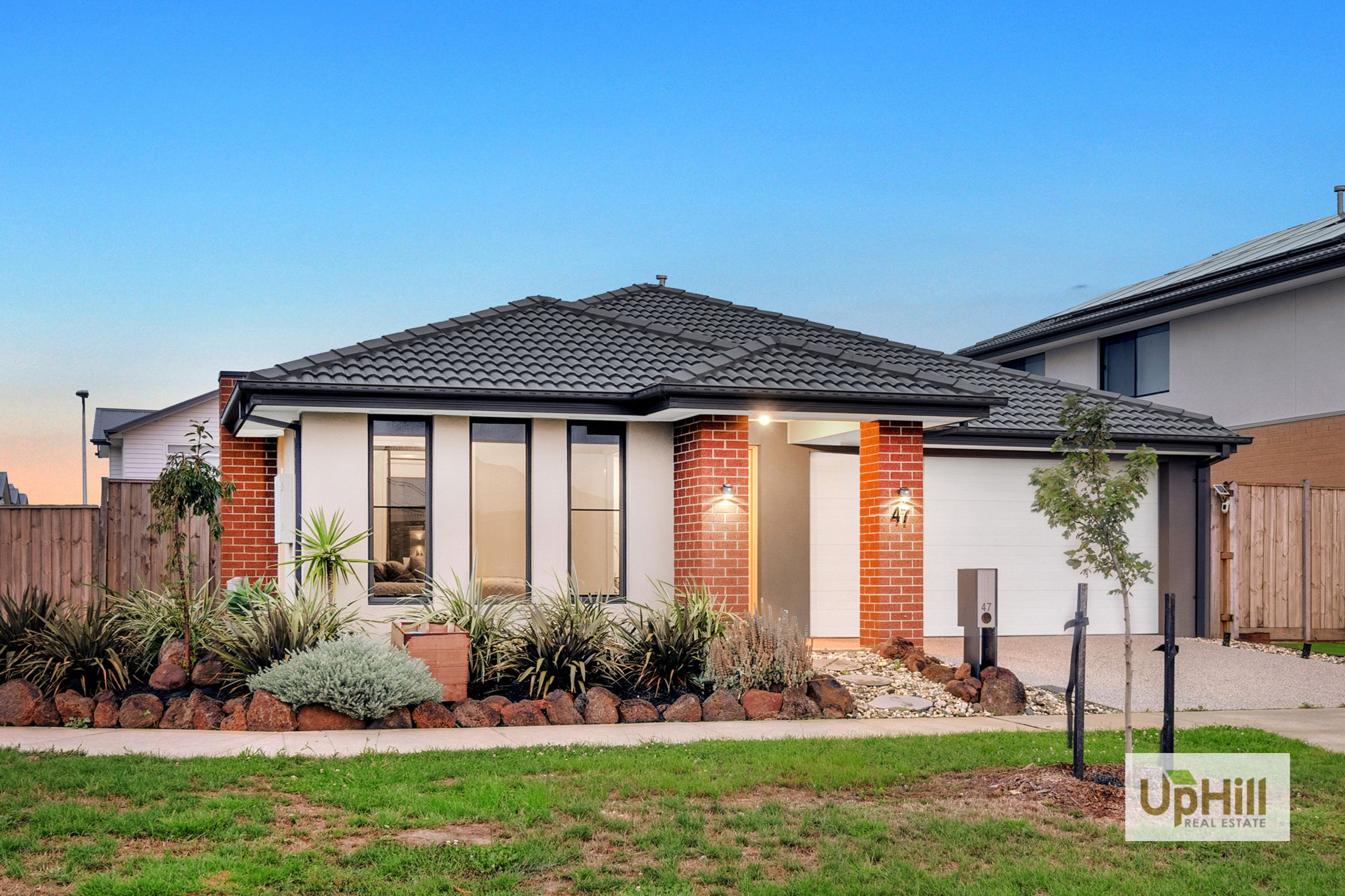 47 Khan Boulevard, Clyde North - Thumbnail 2