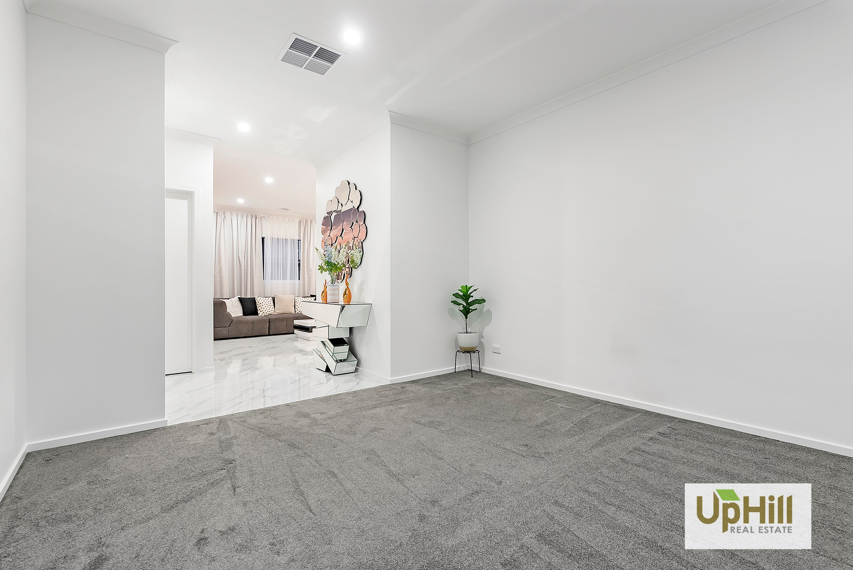 12 Luxembourg Avenue, Clyde North - Thumbnail 7