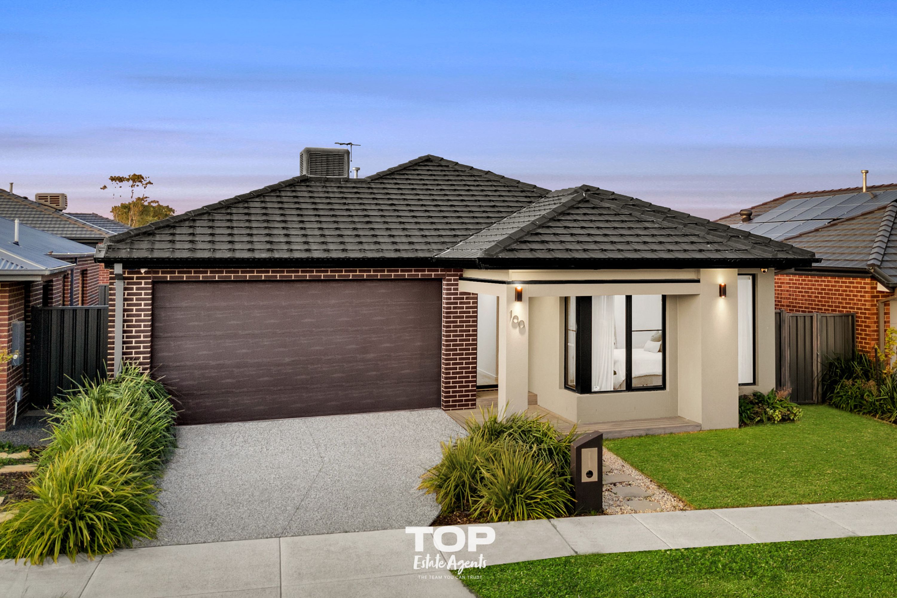 100 Athenaeum Avenue, Clyde North - Thumbnail 2