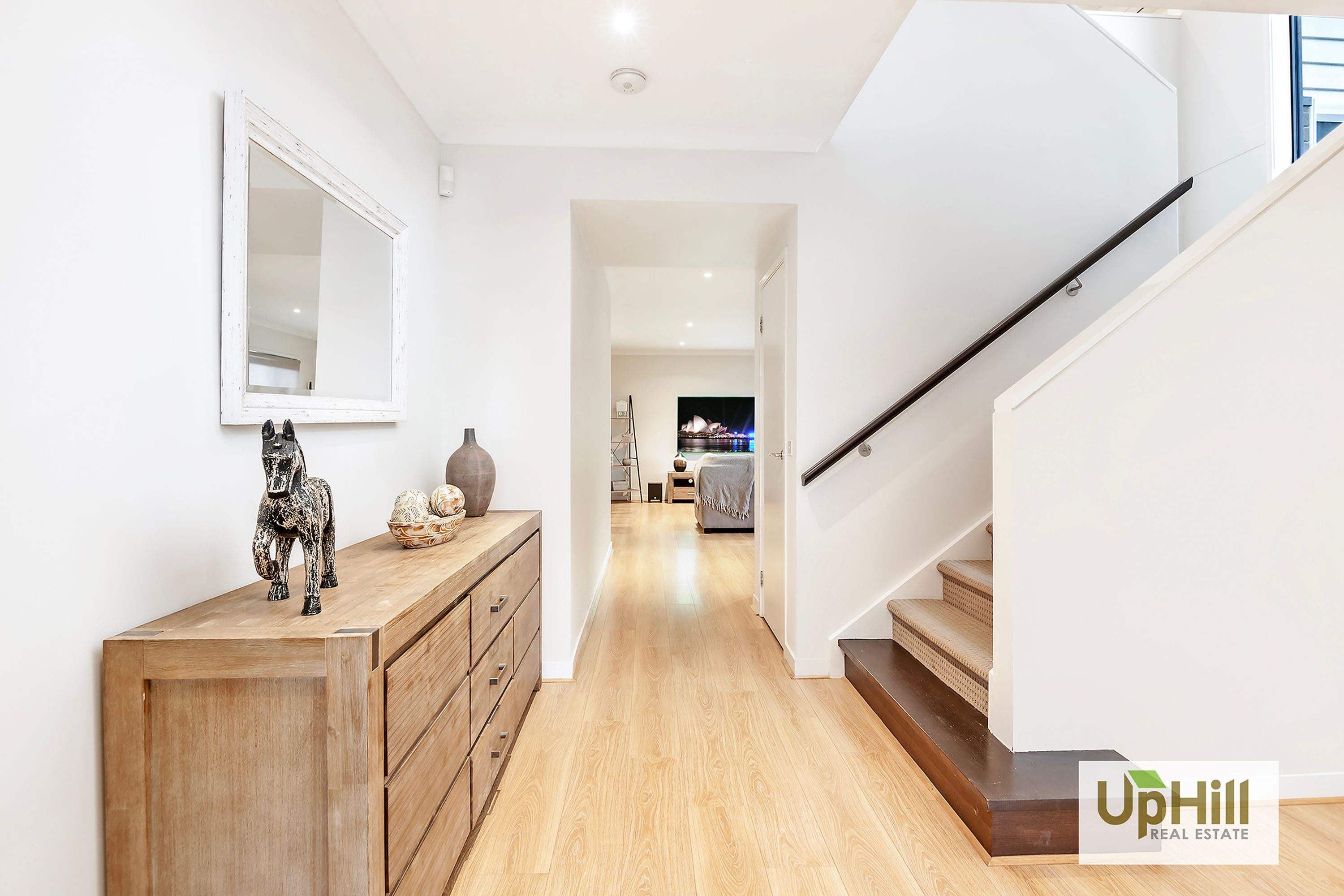 27 Lonarto Avenue, Clyde North - Thumbnail 3