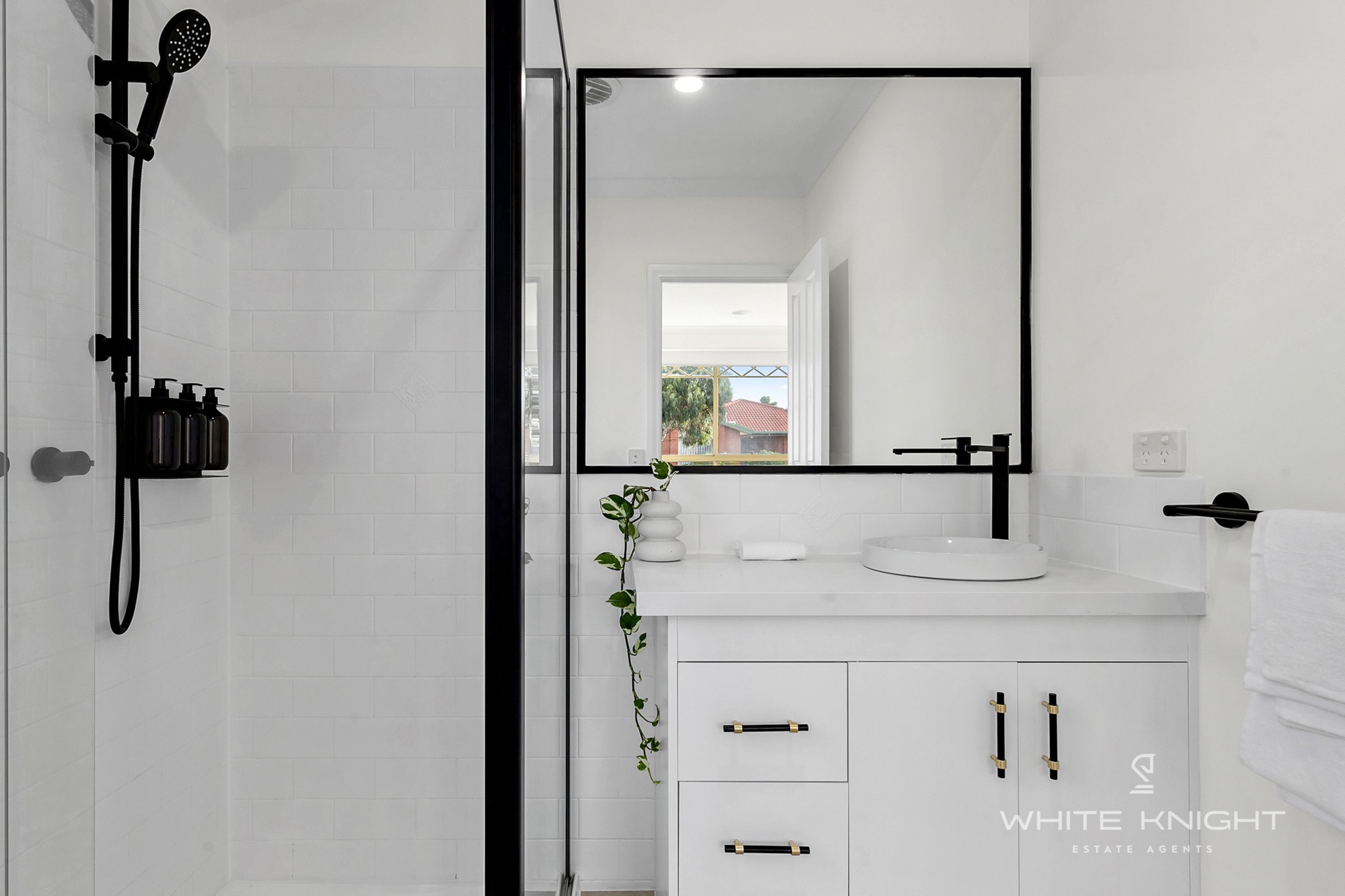 13 Elissa Way, St Albans VIC 3021, St Albans - Thumbnail 2