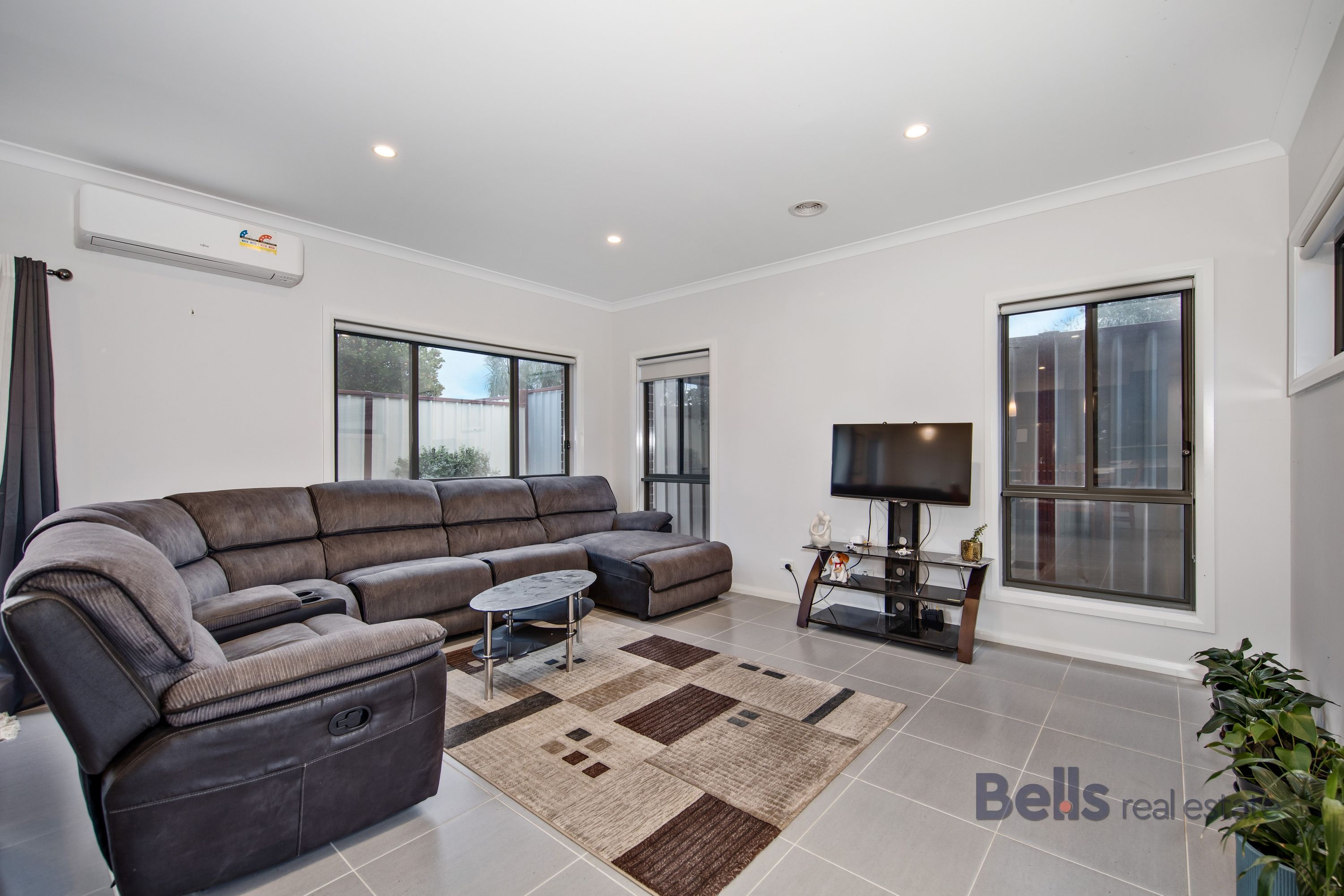 2/14 Kingsley Place, Delahey - Thumbnail 3