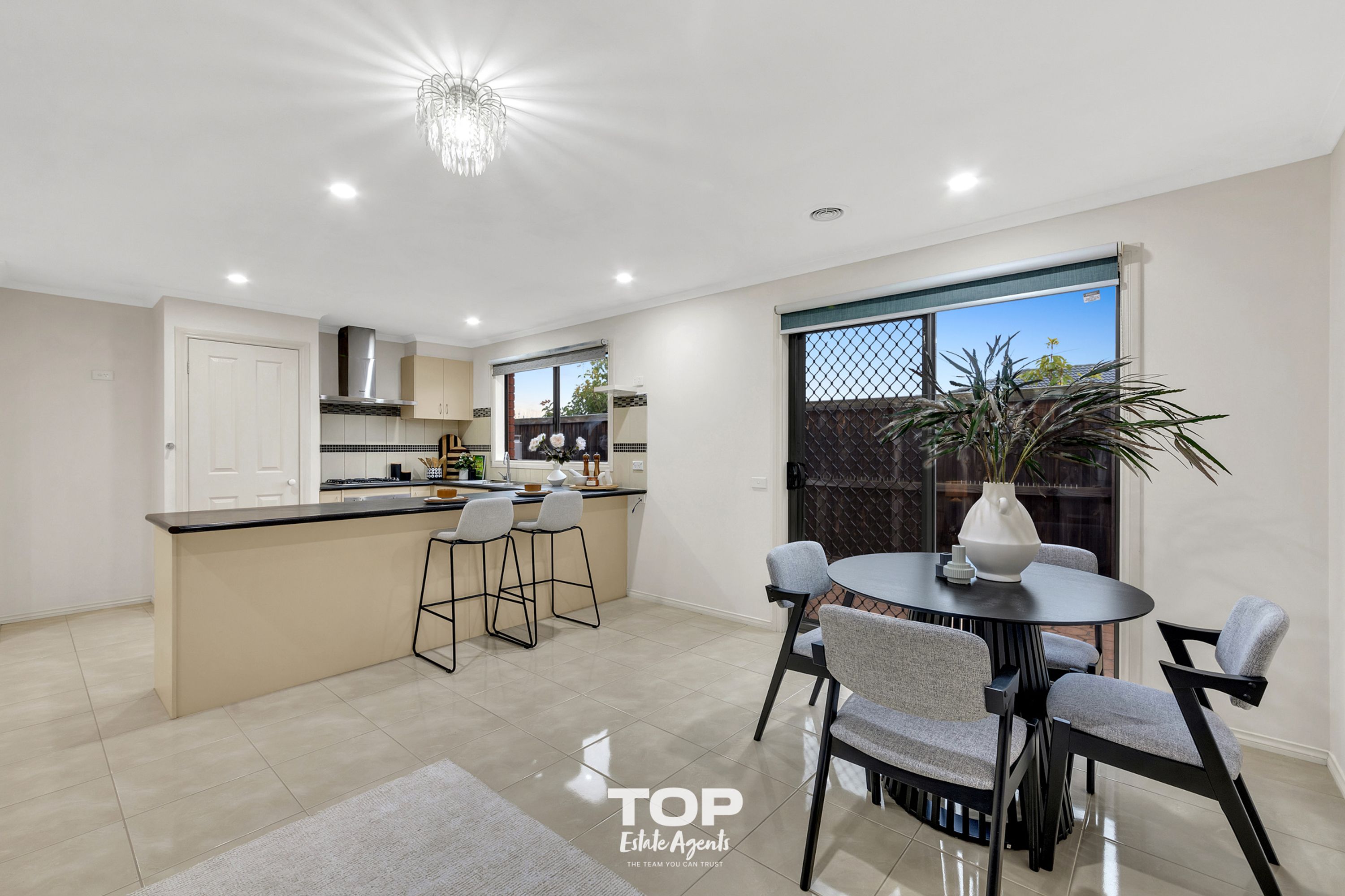 12 Danae Place, Cranbourne West - Thumbnail 6