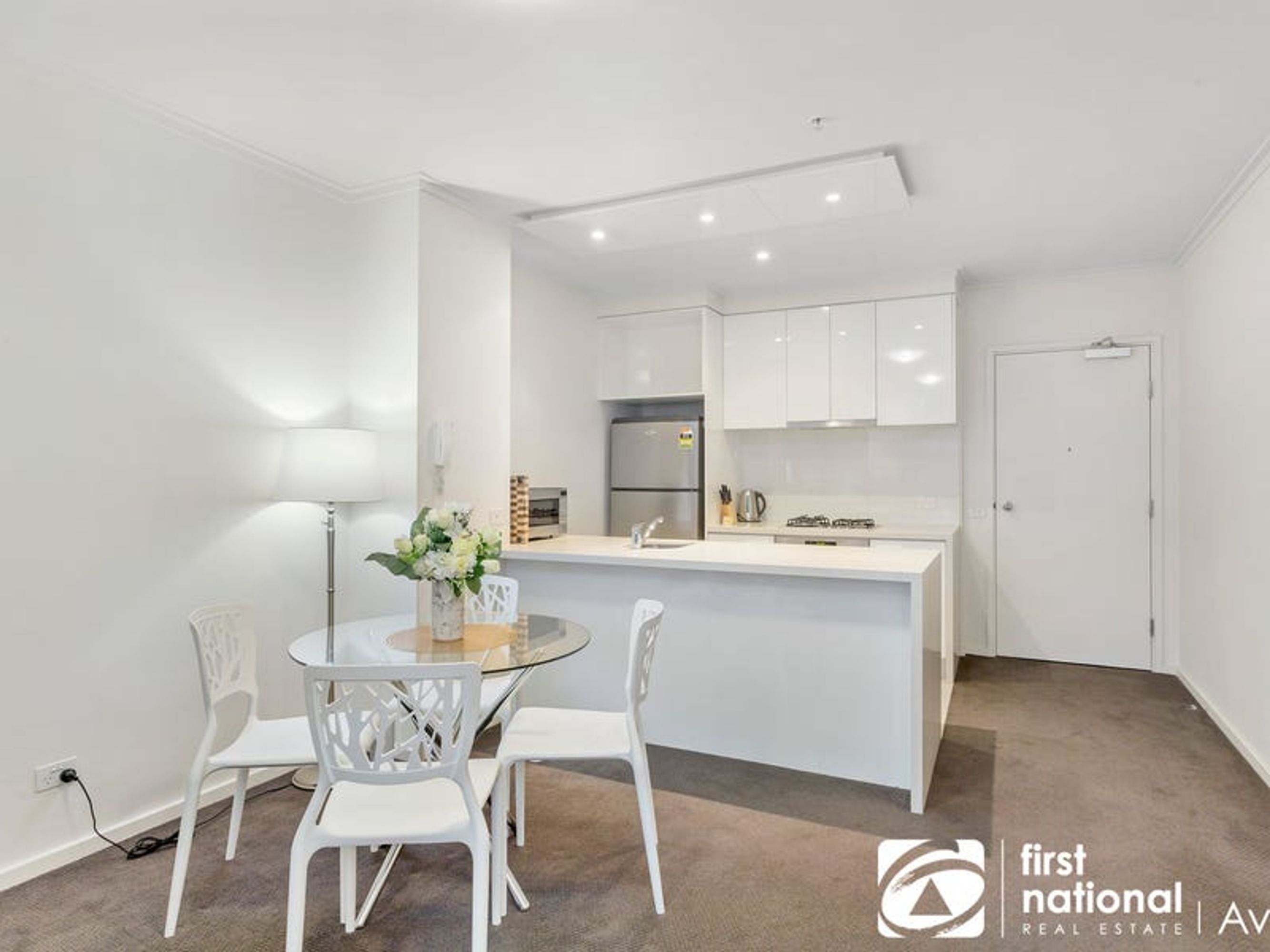 908/63 Whiteman Street, Southbank - Thumbnail 3