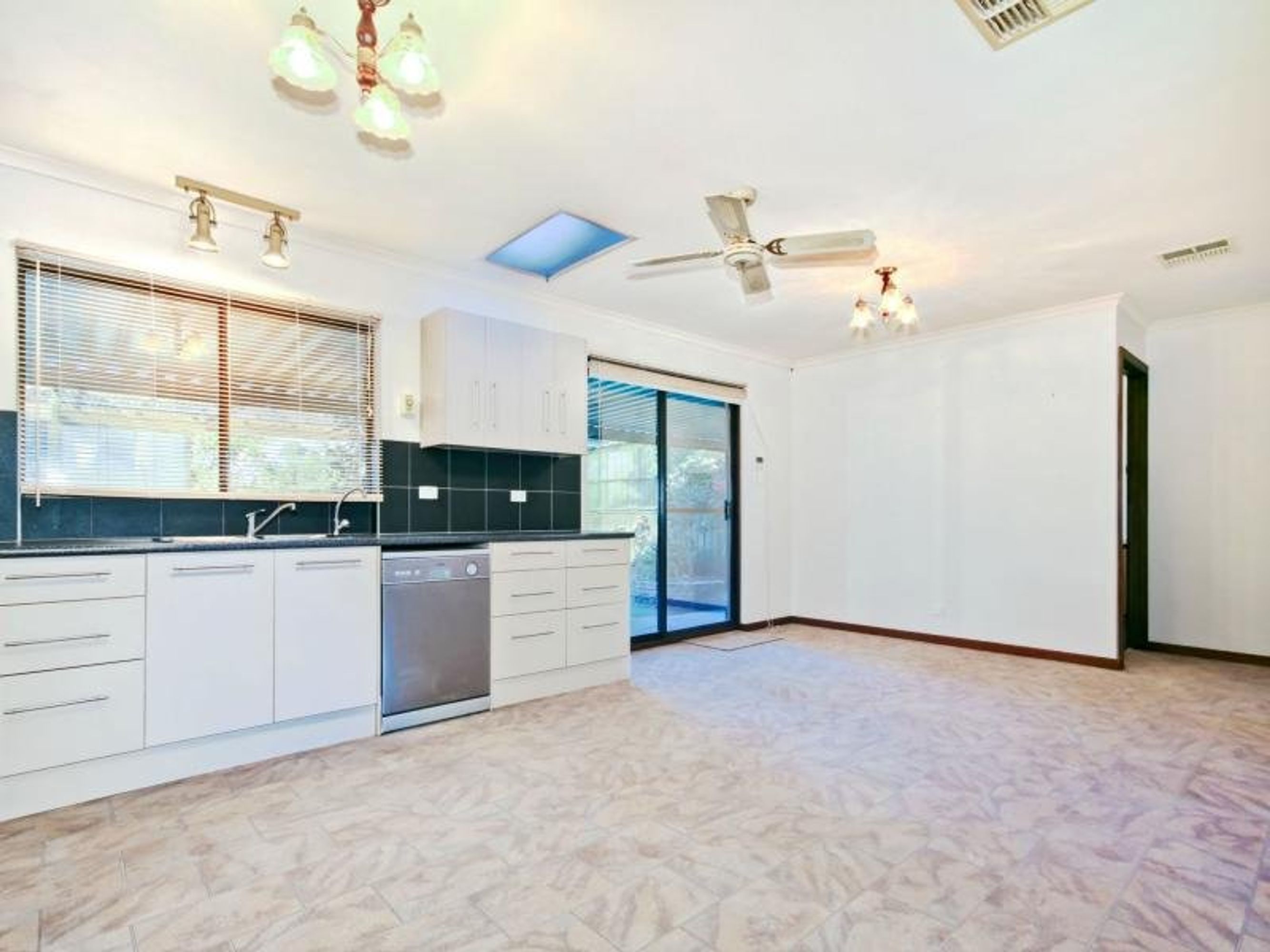 26 Milan Terrace, Stirling, SA 5152, Stirling - Thumbnail 4