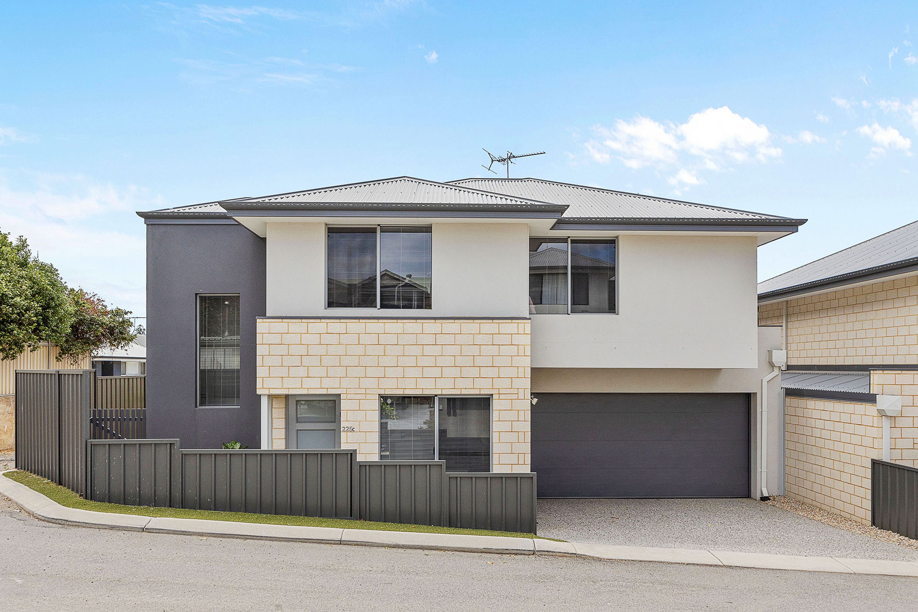 225C Wilding Street, Doubleview - Thumbnail 2