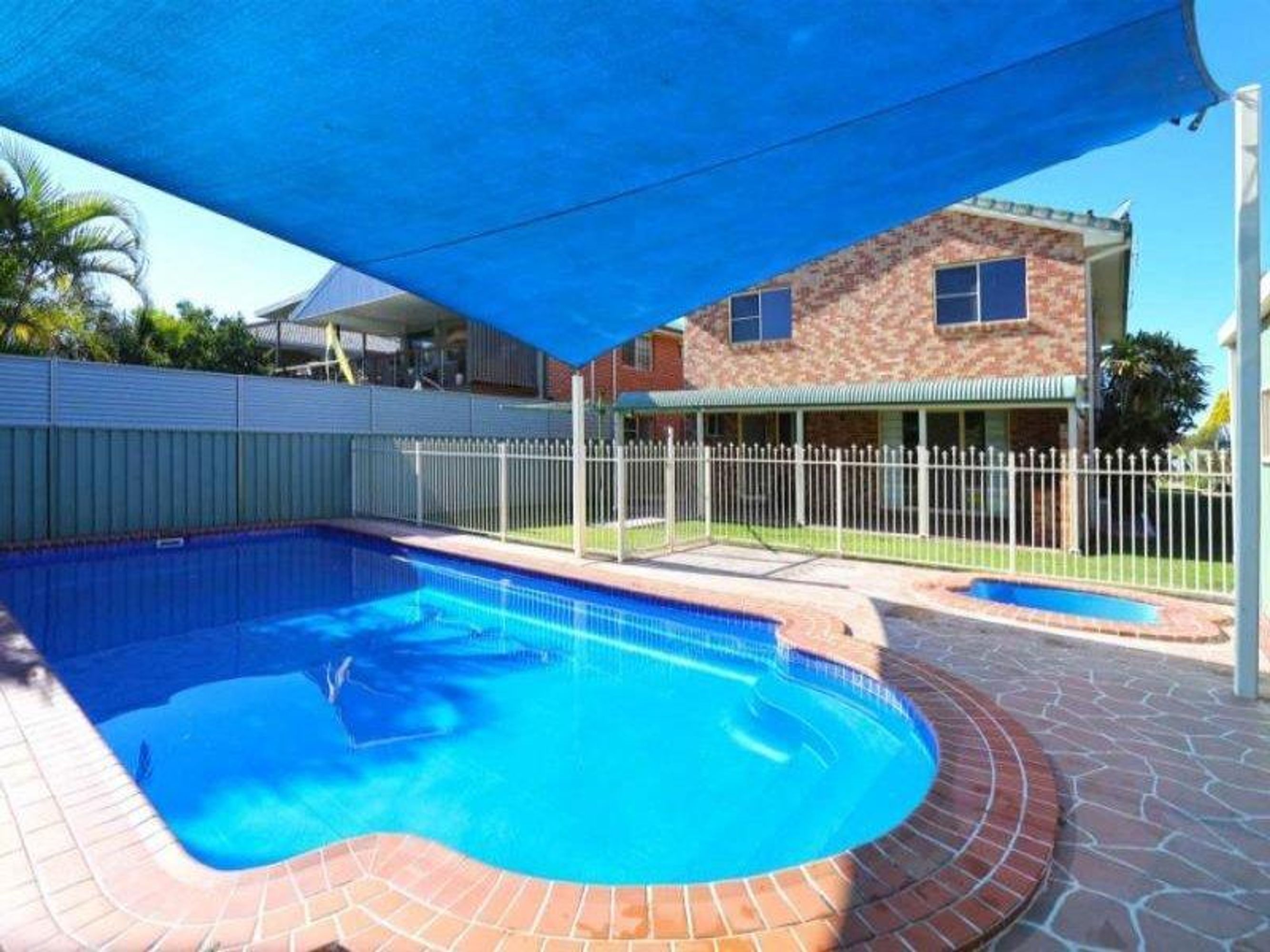 1 McLennan Close, Grafton - Thumbnail 5