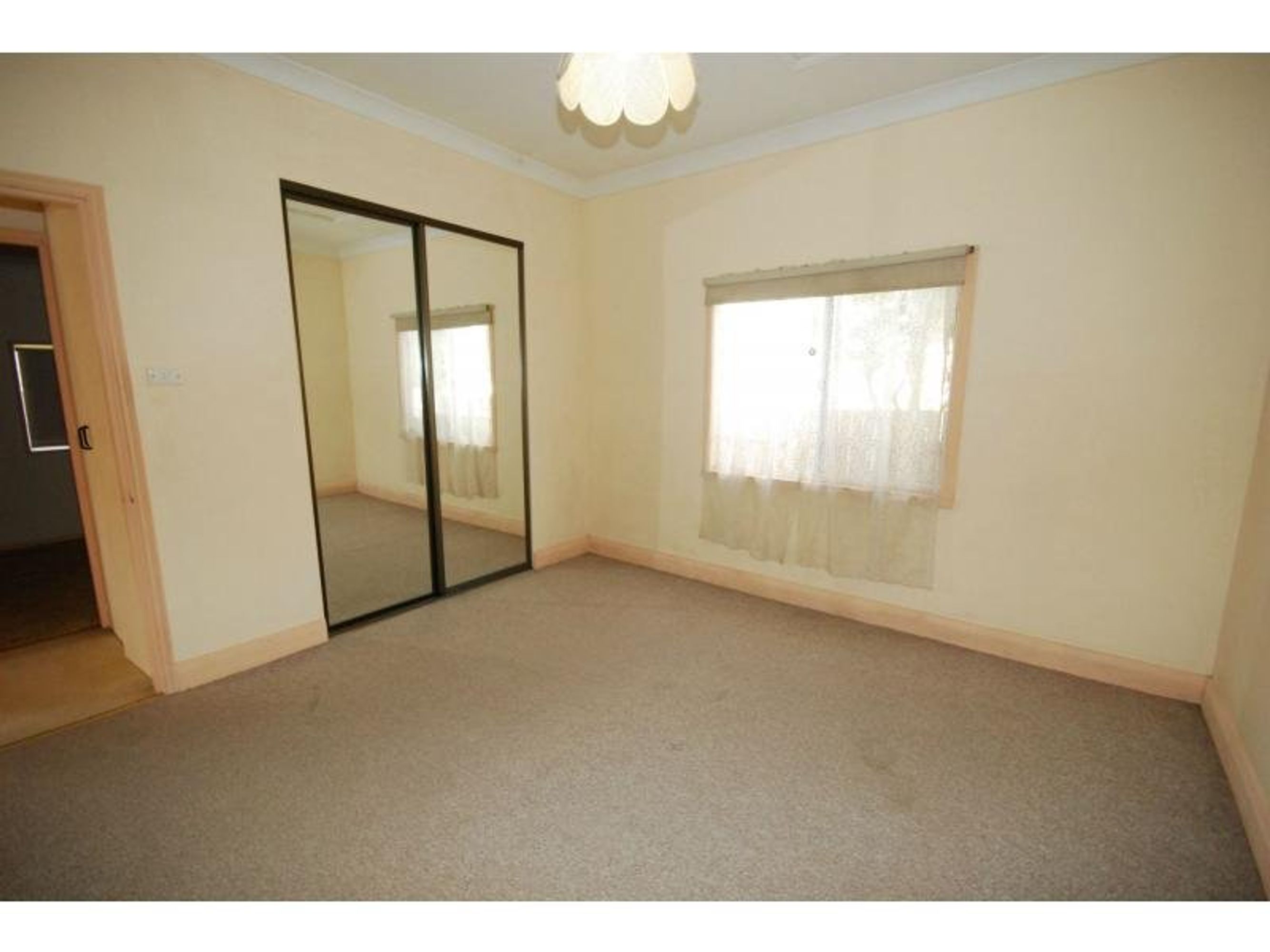 34 Barton Street, Katoomba - Thumbnail 5