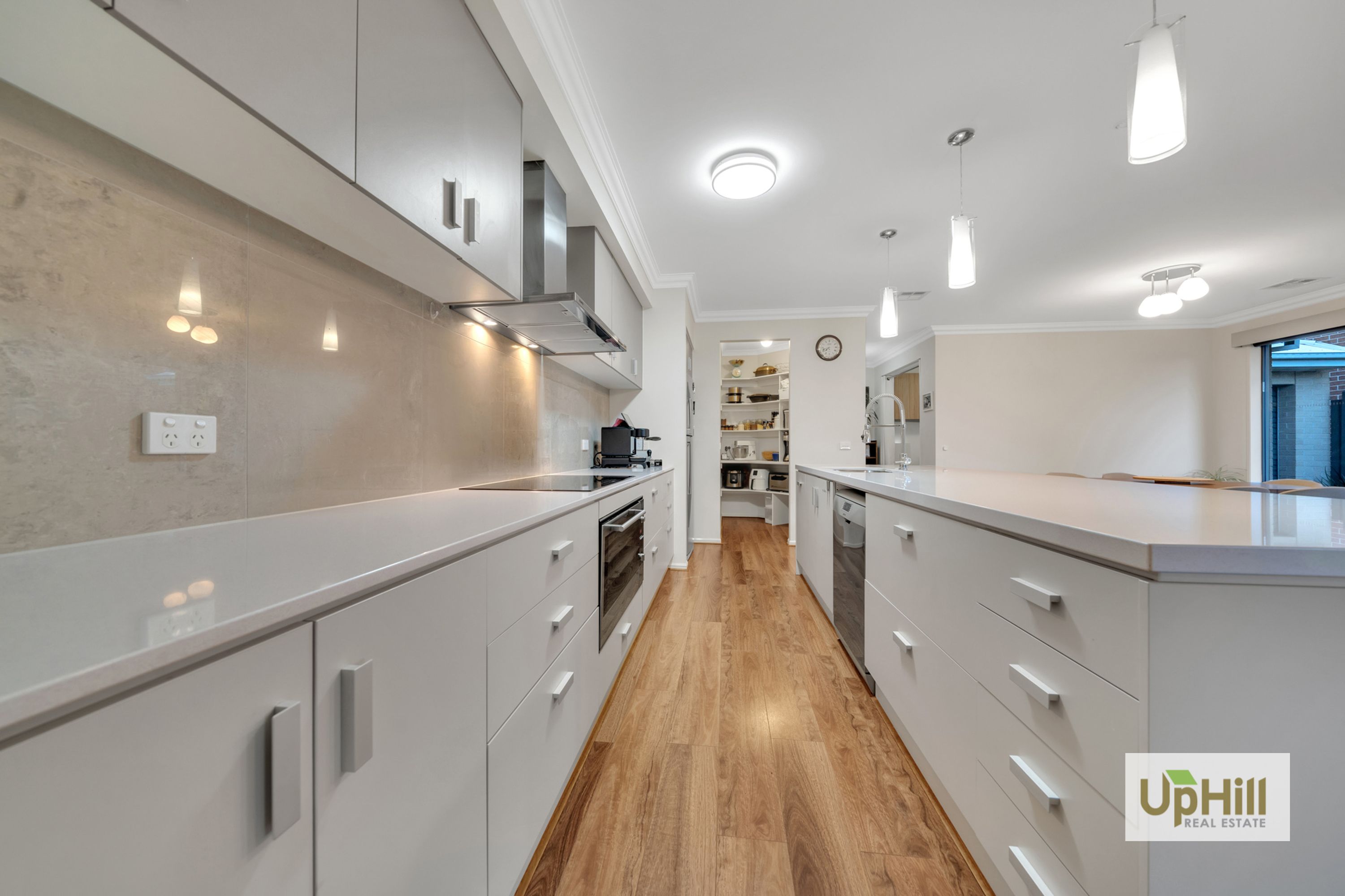 8 Elsey Way, Clyde North - Thumbnail 5