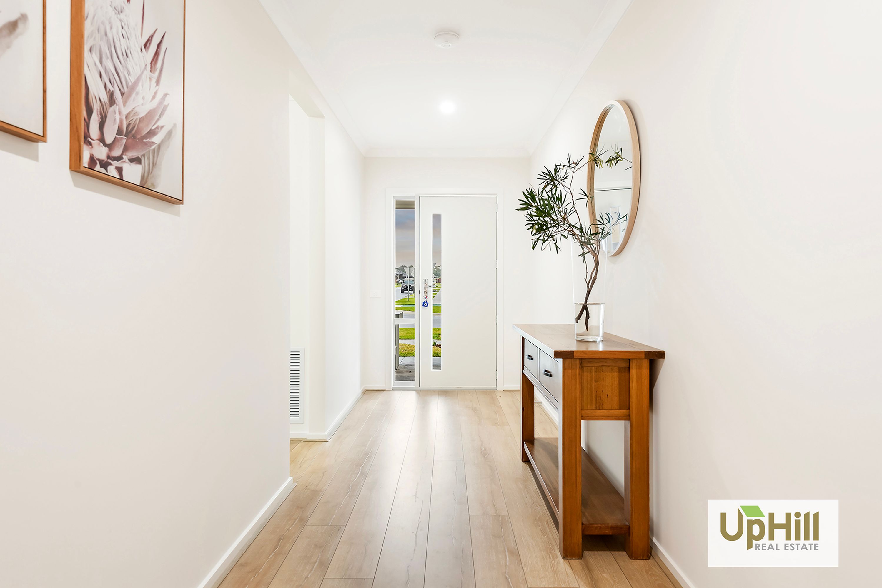 40 Burnbank Parade, Clyde North - Thumbnail 2