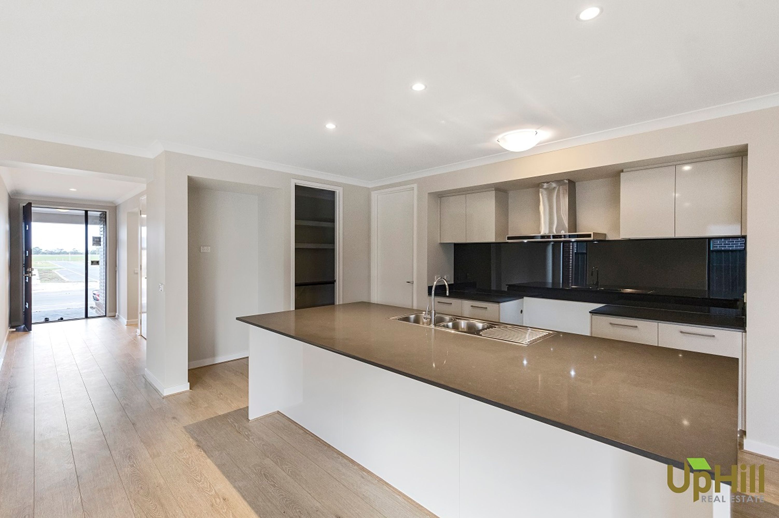 7 Glory Street, Clyde North - Thumbnail 2