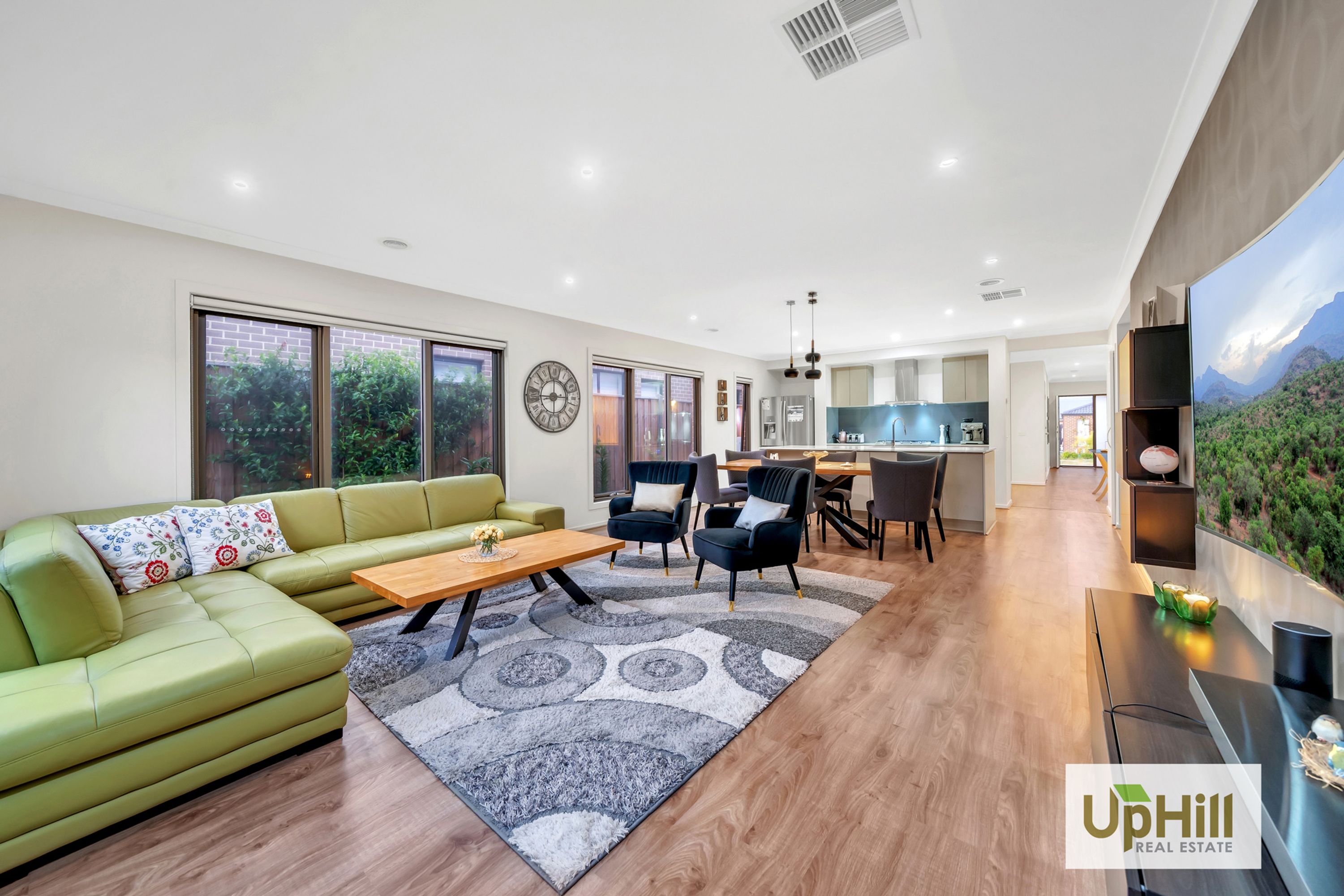36 COMPTON WAY, Clyde North - Thumbnail 7
