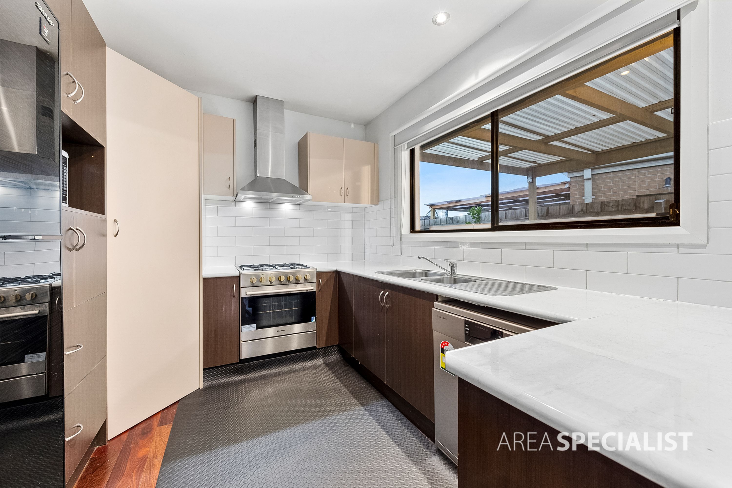 2/3 McRae Avenue, St Albans VIC 3021, St Albans - Thumbnail 3