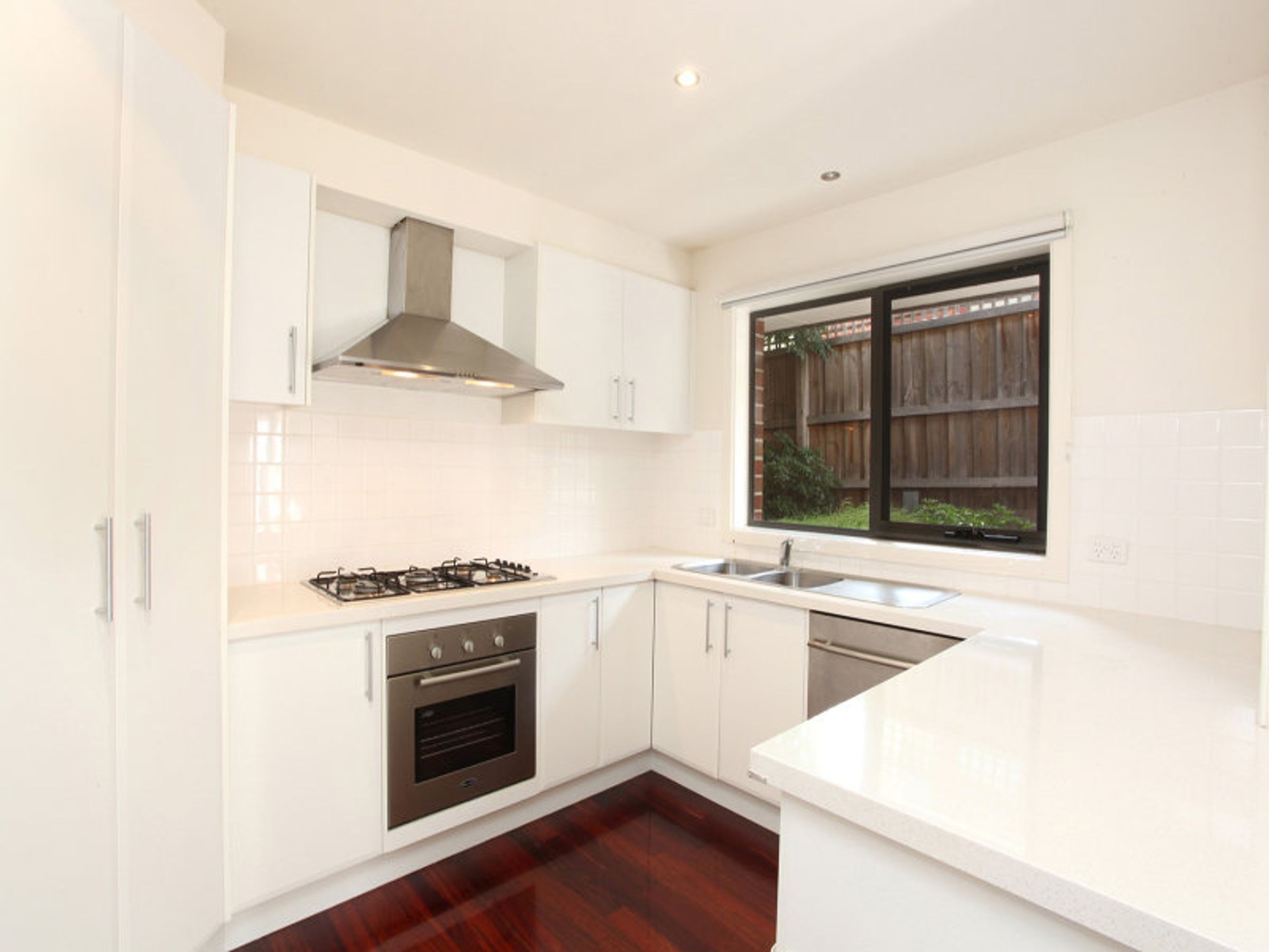 2/10 Roger Street, Doncaster East - Thumbnail 3