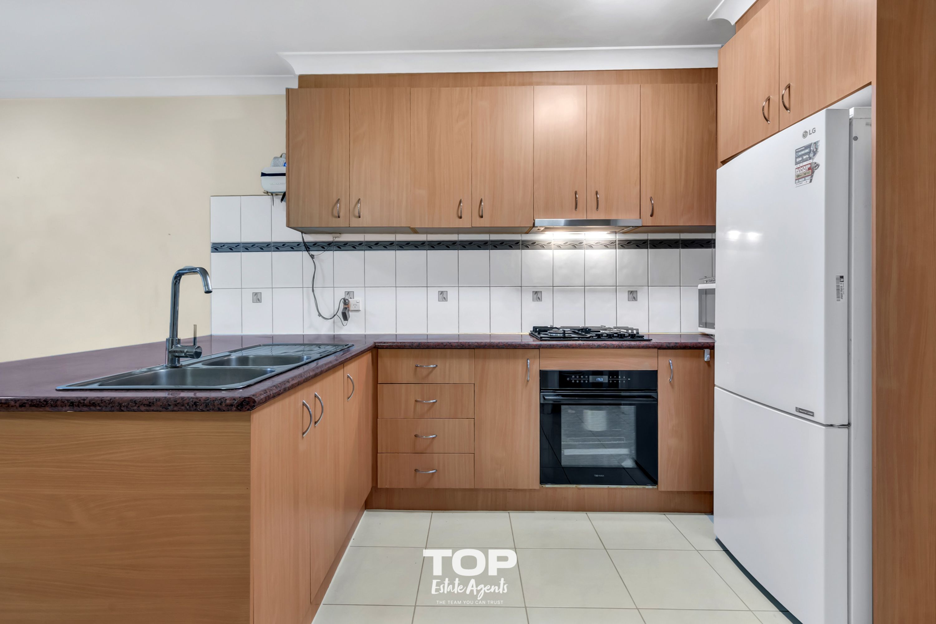 153 Hinrichsen Drive, Hallam - Thumbnail 5