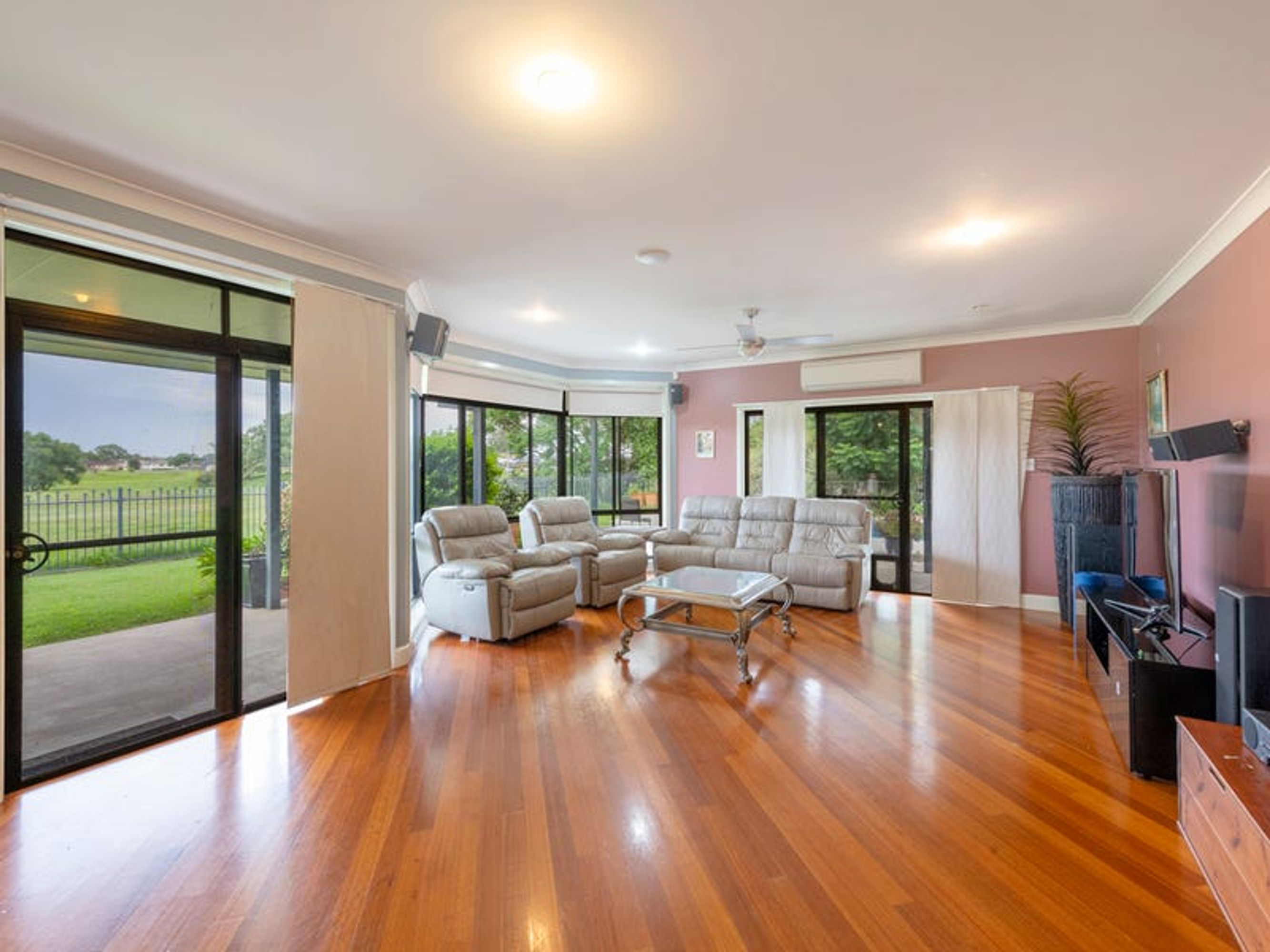 25 North Meadow Drive, Grafton - Thumbnail 6