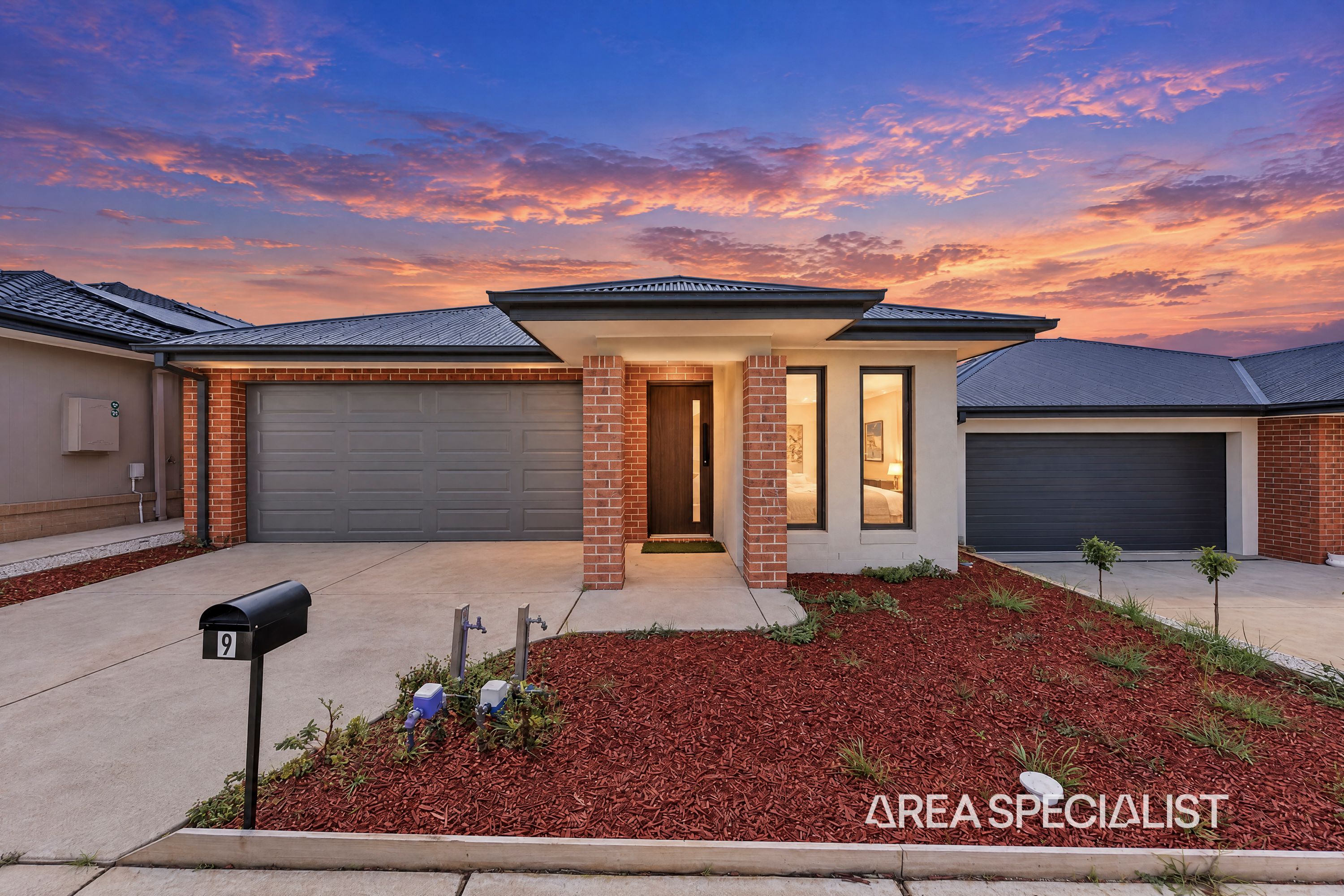 9 Topiary Street, Pakenham - Image 1