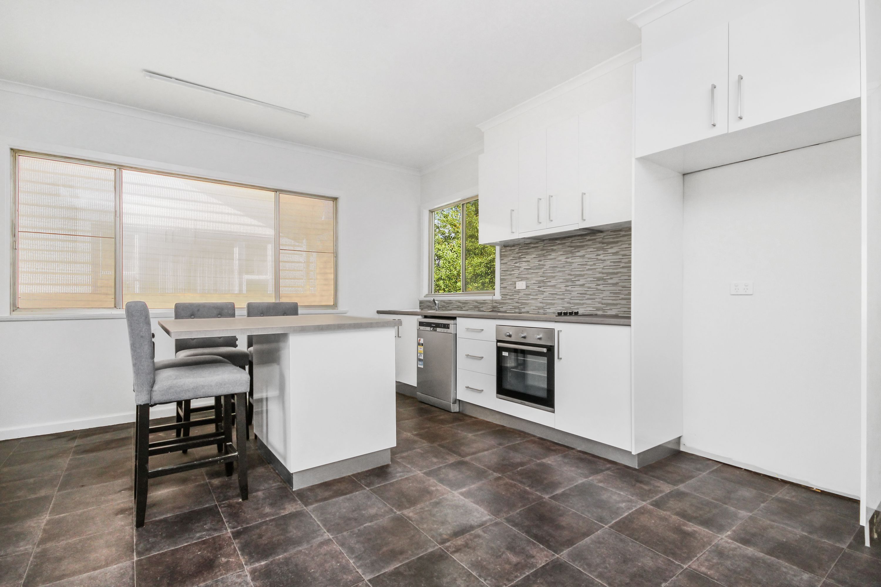 29 Alexander Avenue, Horsham VIC 3400, Horsham - Thumbnail 3