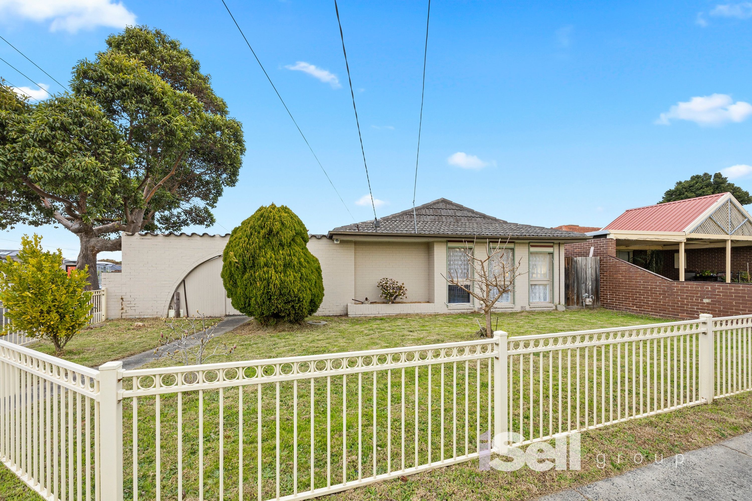 1 Ealing Crescent, Springvale South - Thumbnail 2
