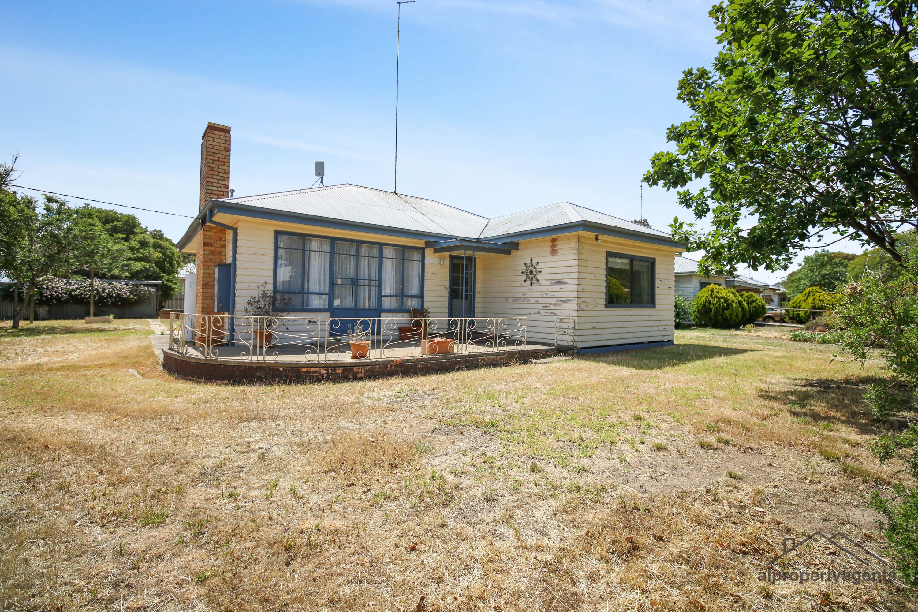 1 Alamein Avenue, Warracknabeal VIC 3393