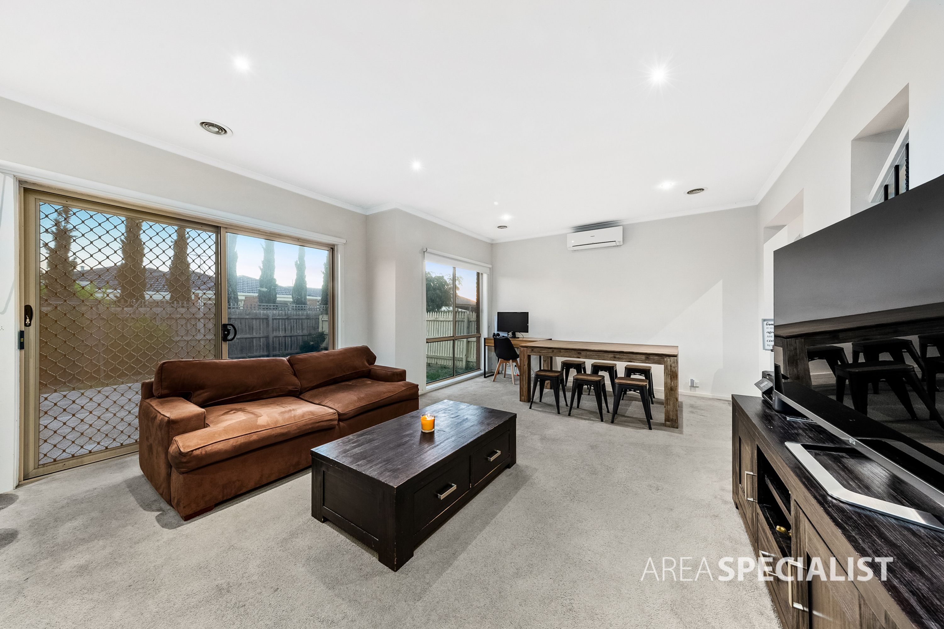 13 Amberlea Circuit, Taylors Hill VIC 3037, Taylors Hill - Thumbnail 4
